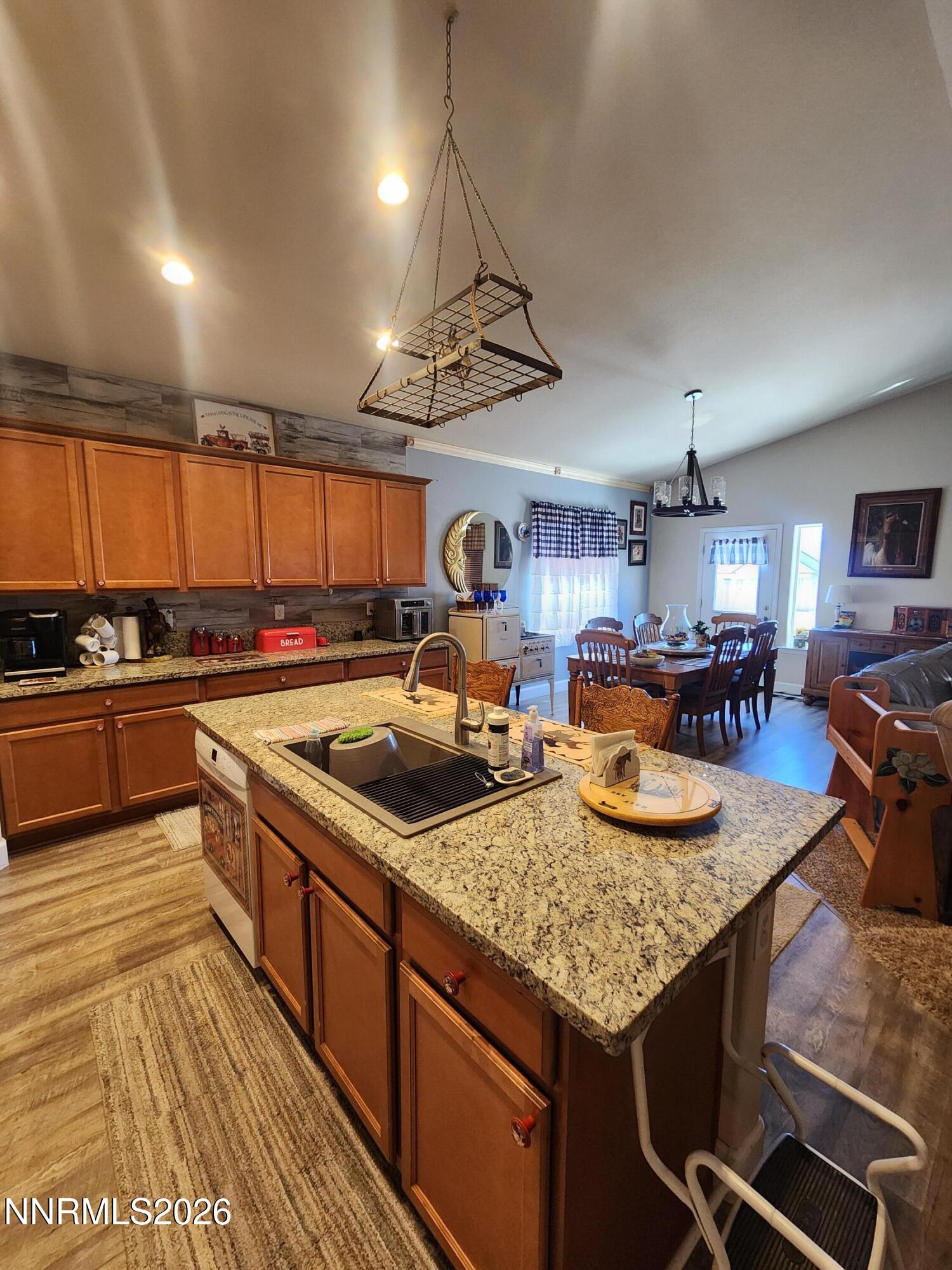 135 Cambridge Drive Property Photo 2
