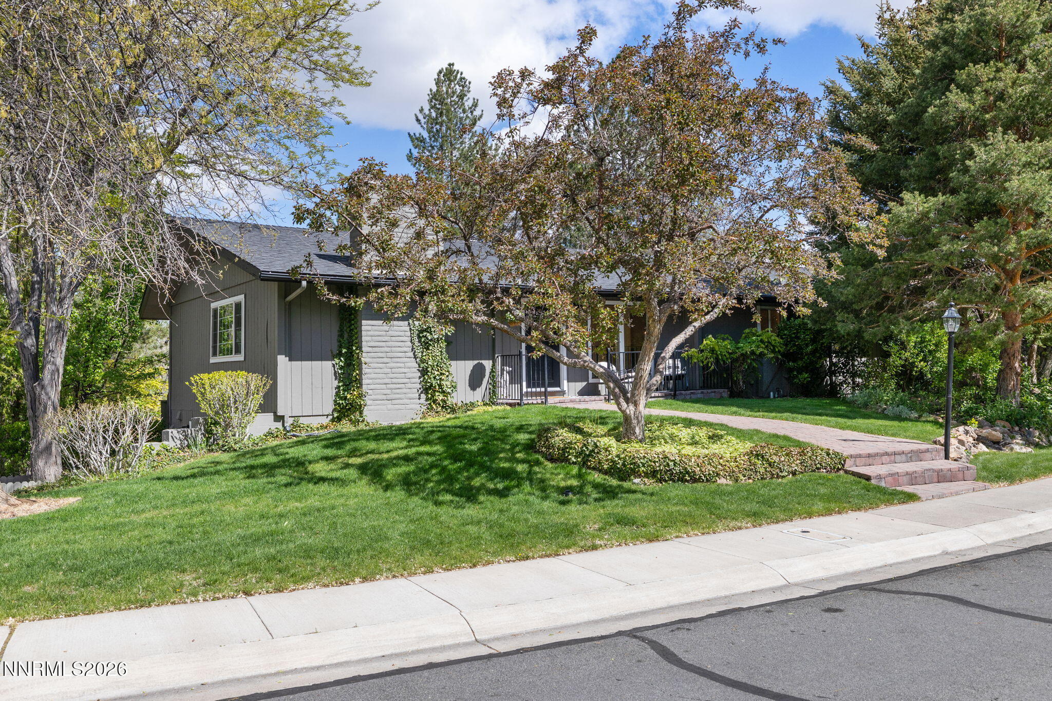 2915 Solari Drive Property Photo 4