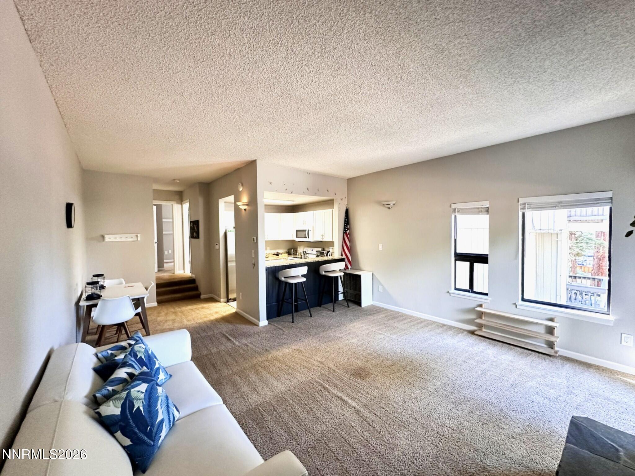 807 N Alder #21 Avenue Property Photo 6