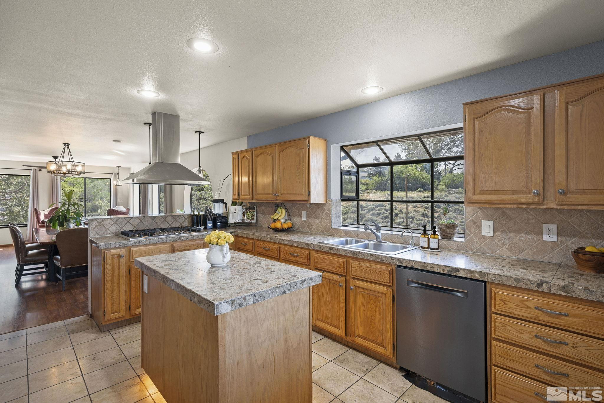 3075 Markridge Drive Property Photo 14