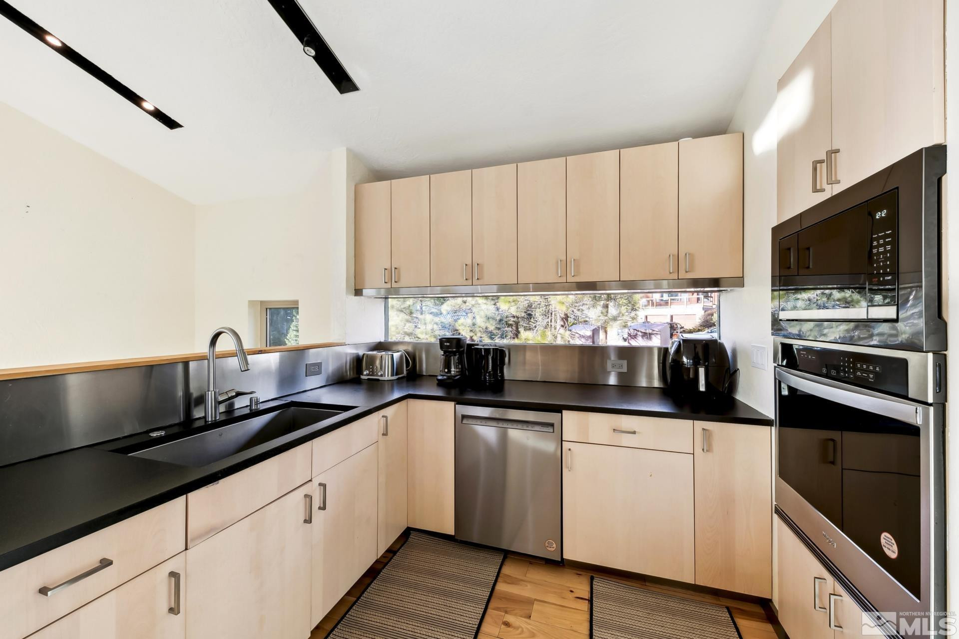 332 Barton Drive Property Photo 13