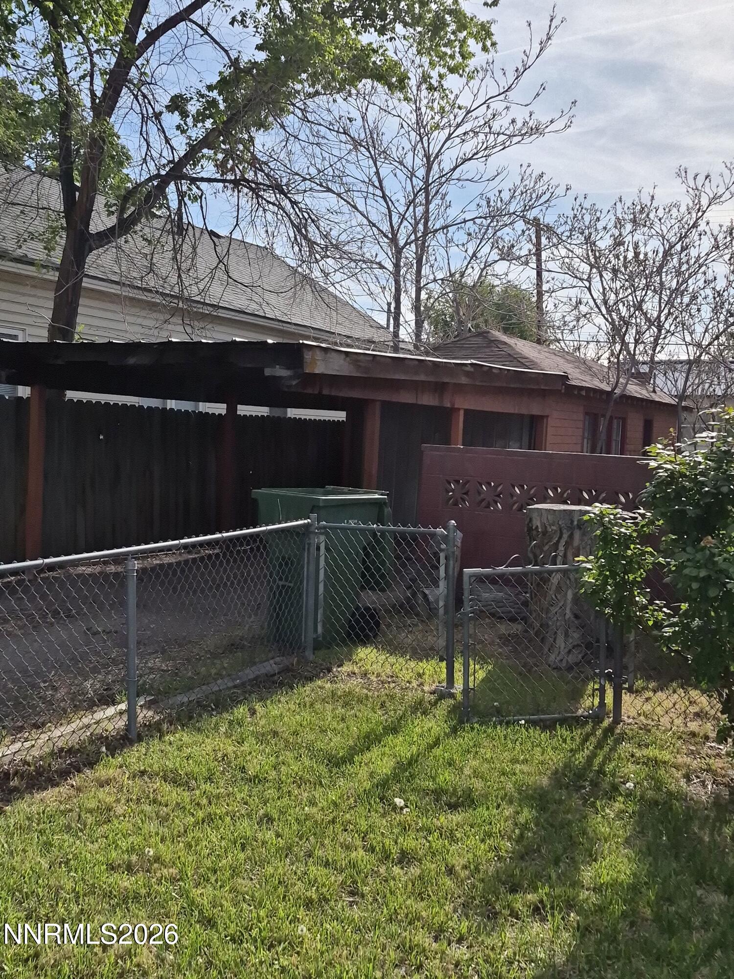 210 S Taylor Street Property Photo 3