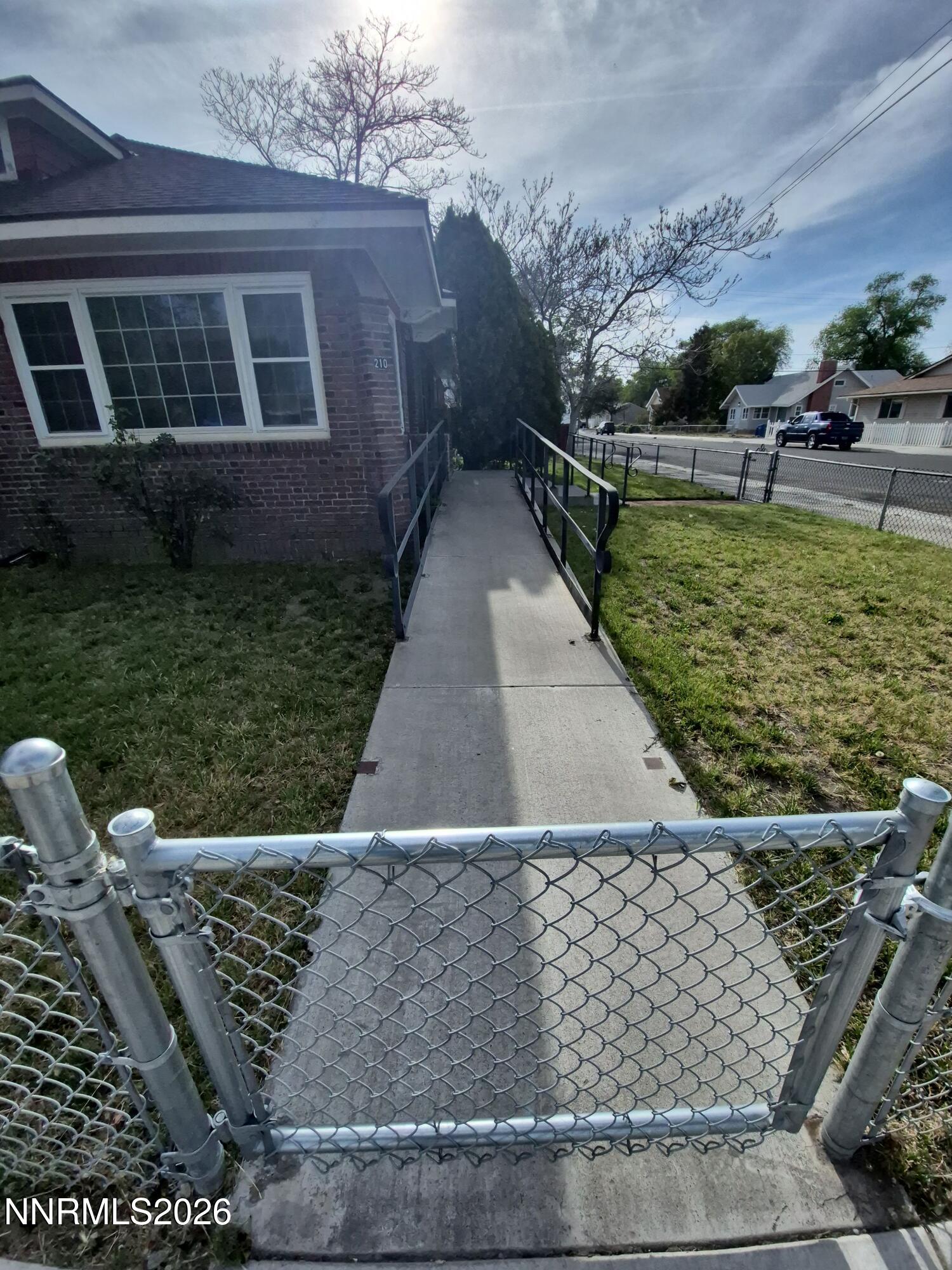 210 S Taylor Street Property Photo 6