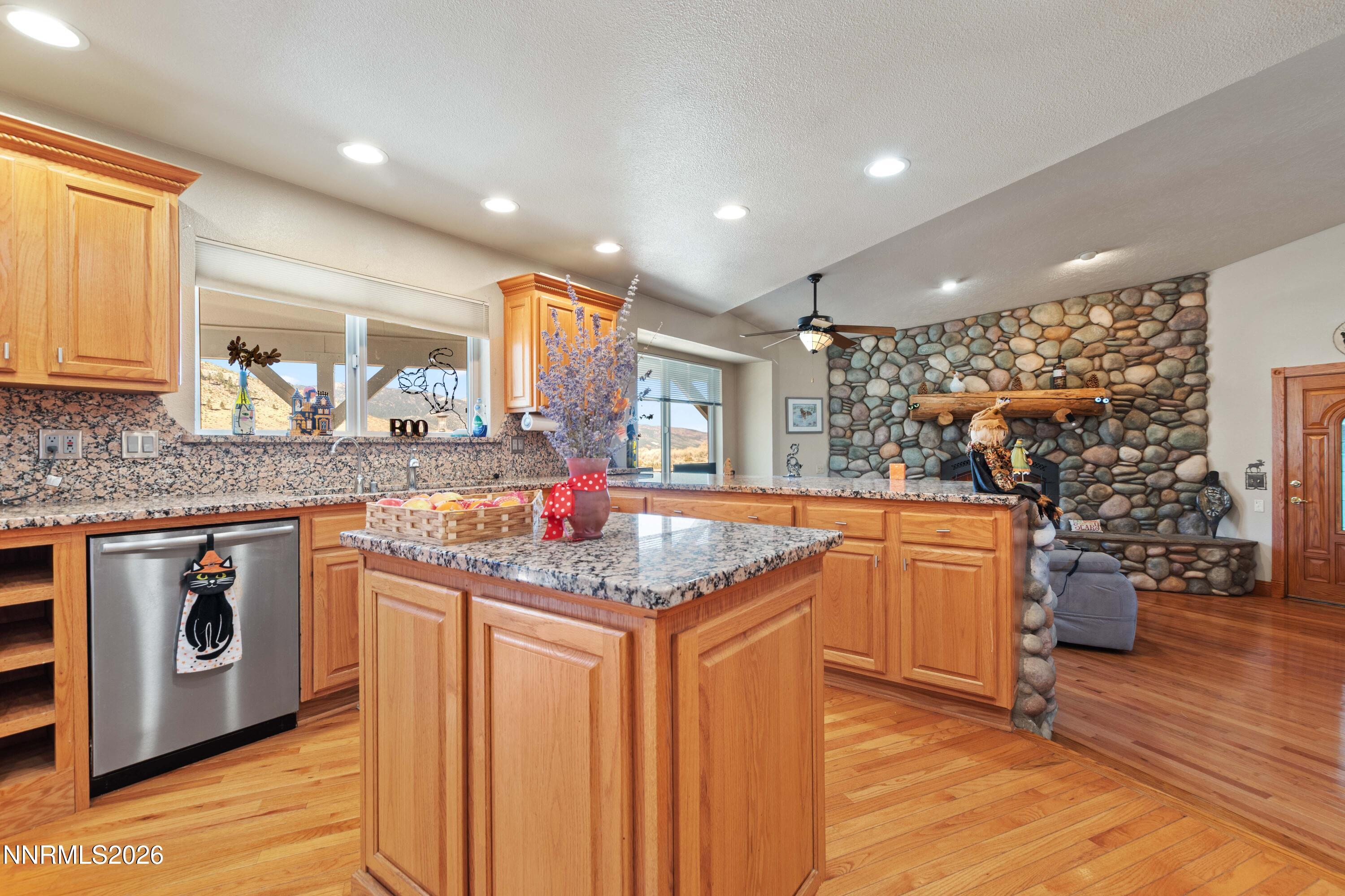480 Duck Hill Road Property Photo 6