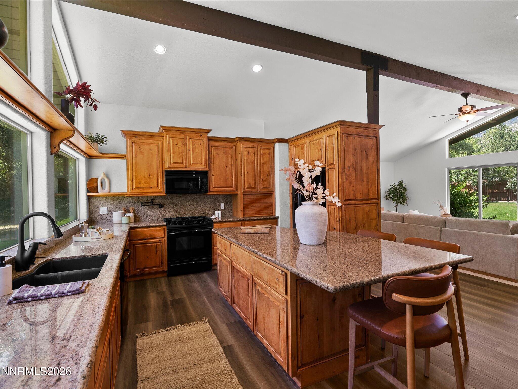 232 Beverly Way Property Photo 14