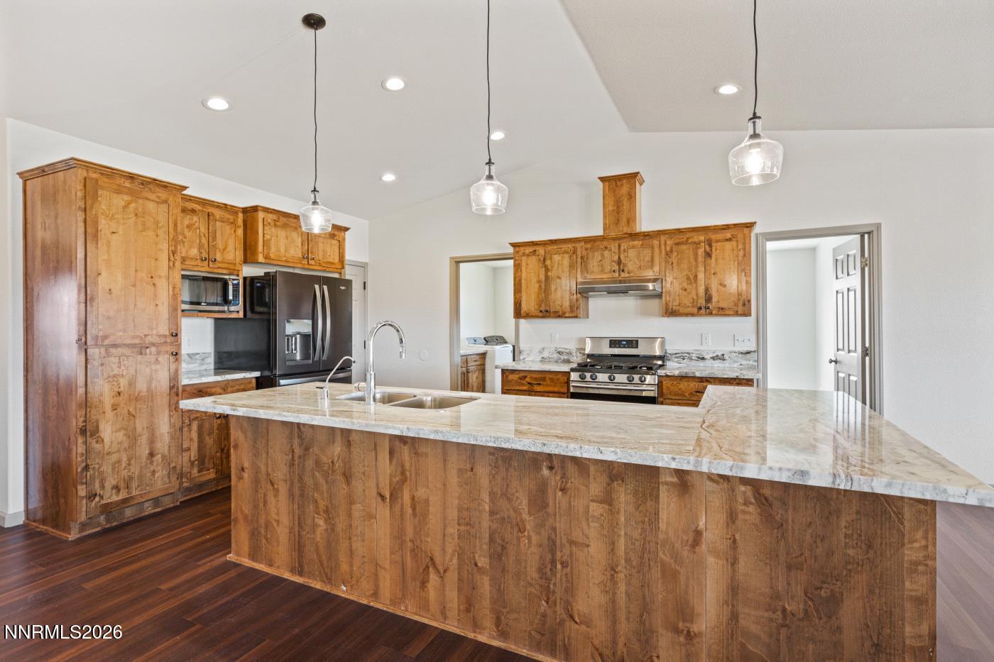 1333 Sky Ridge Drive Property Photo 2