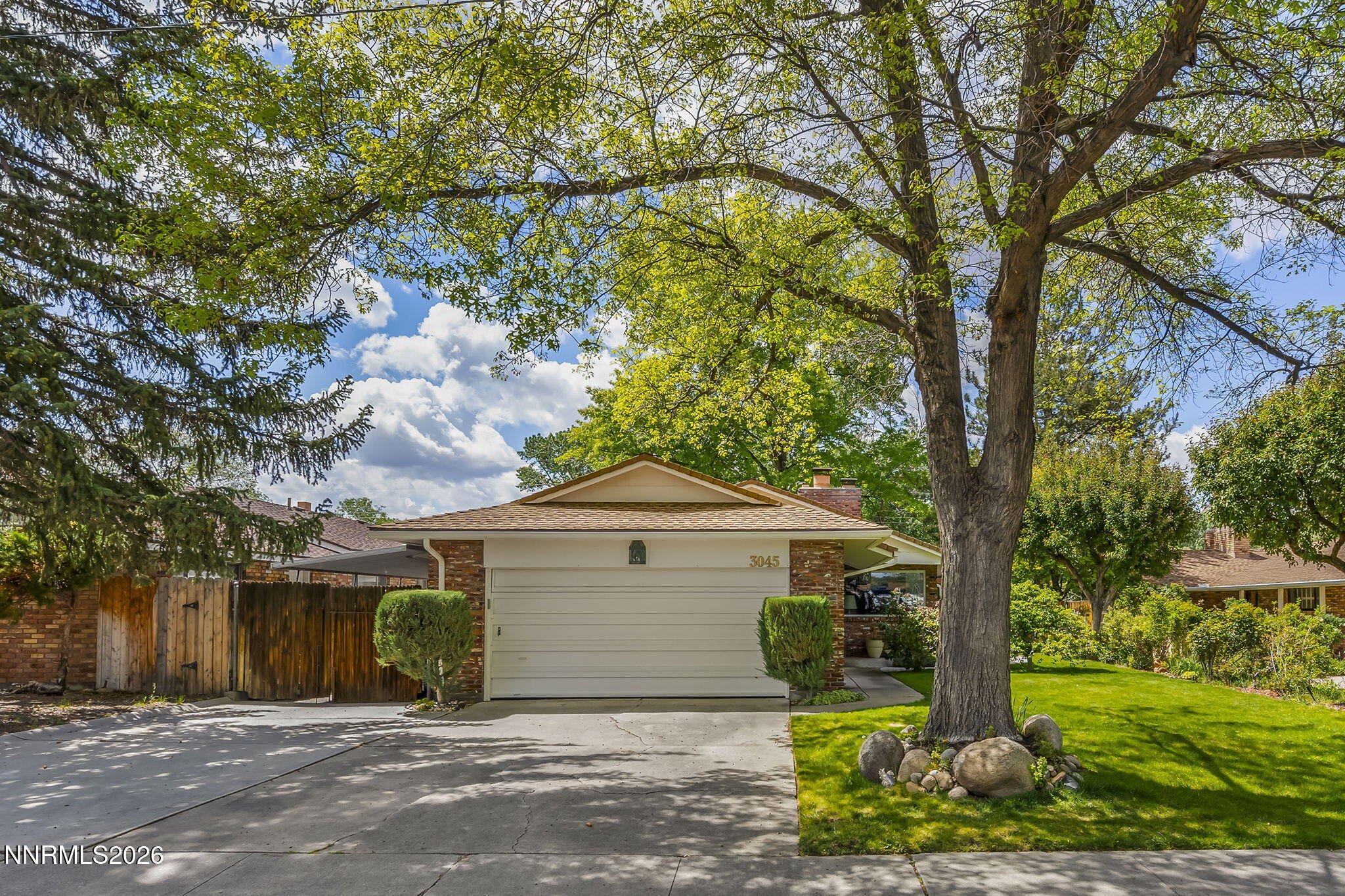 3045 Idlewild Drive Property Photo 1