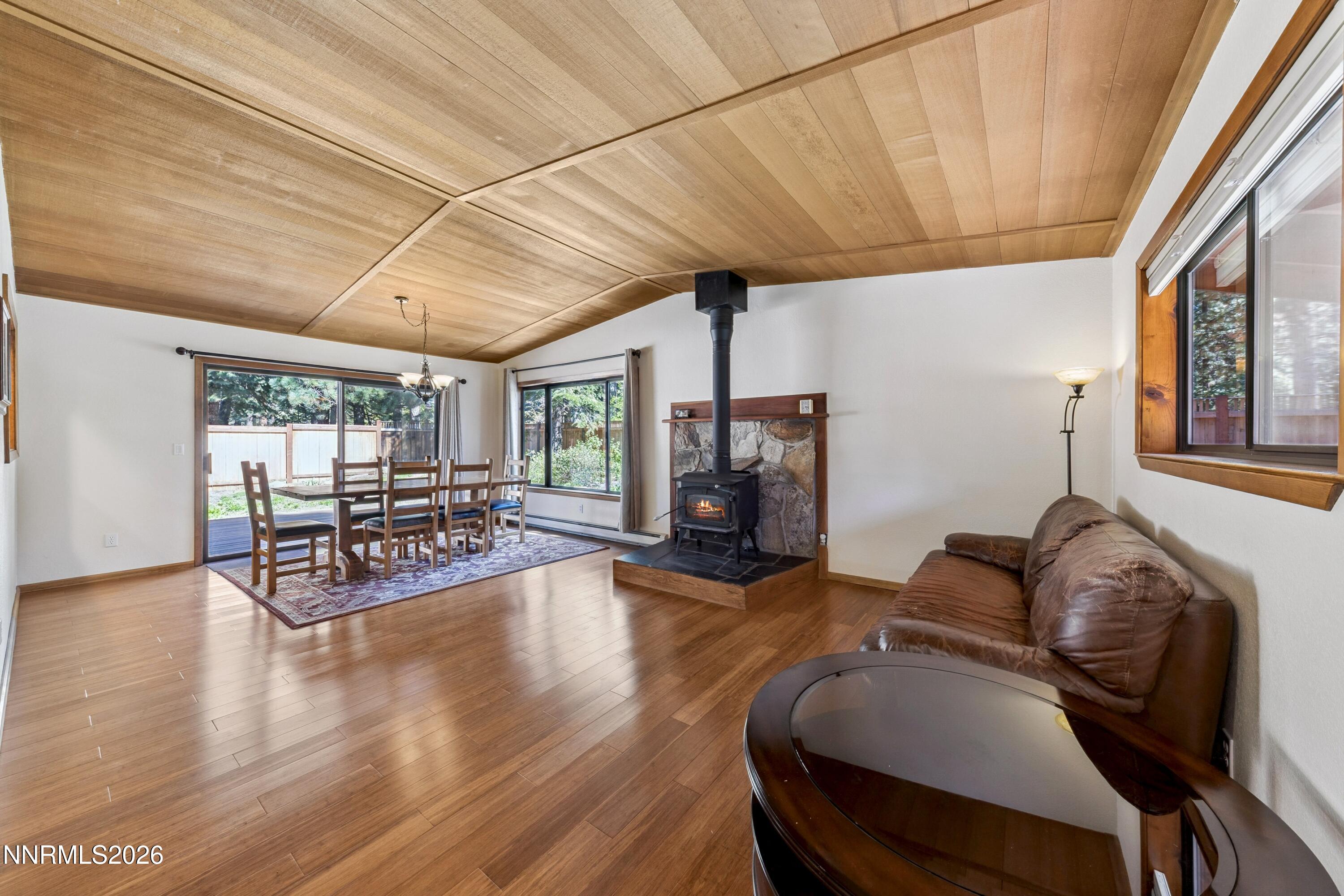 139 Rosewood Circle Property Photo 3