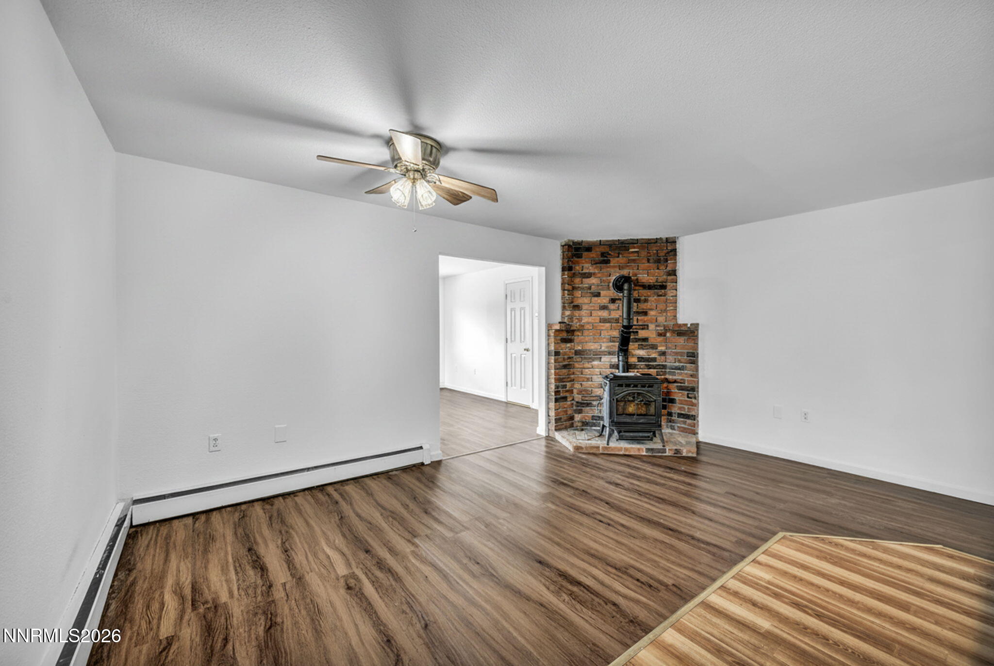 4591 E Nye Lane Property Photo 5