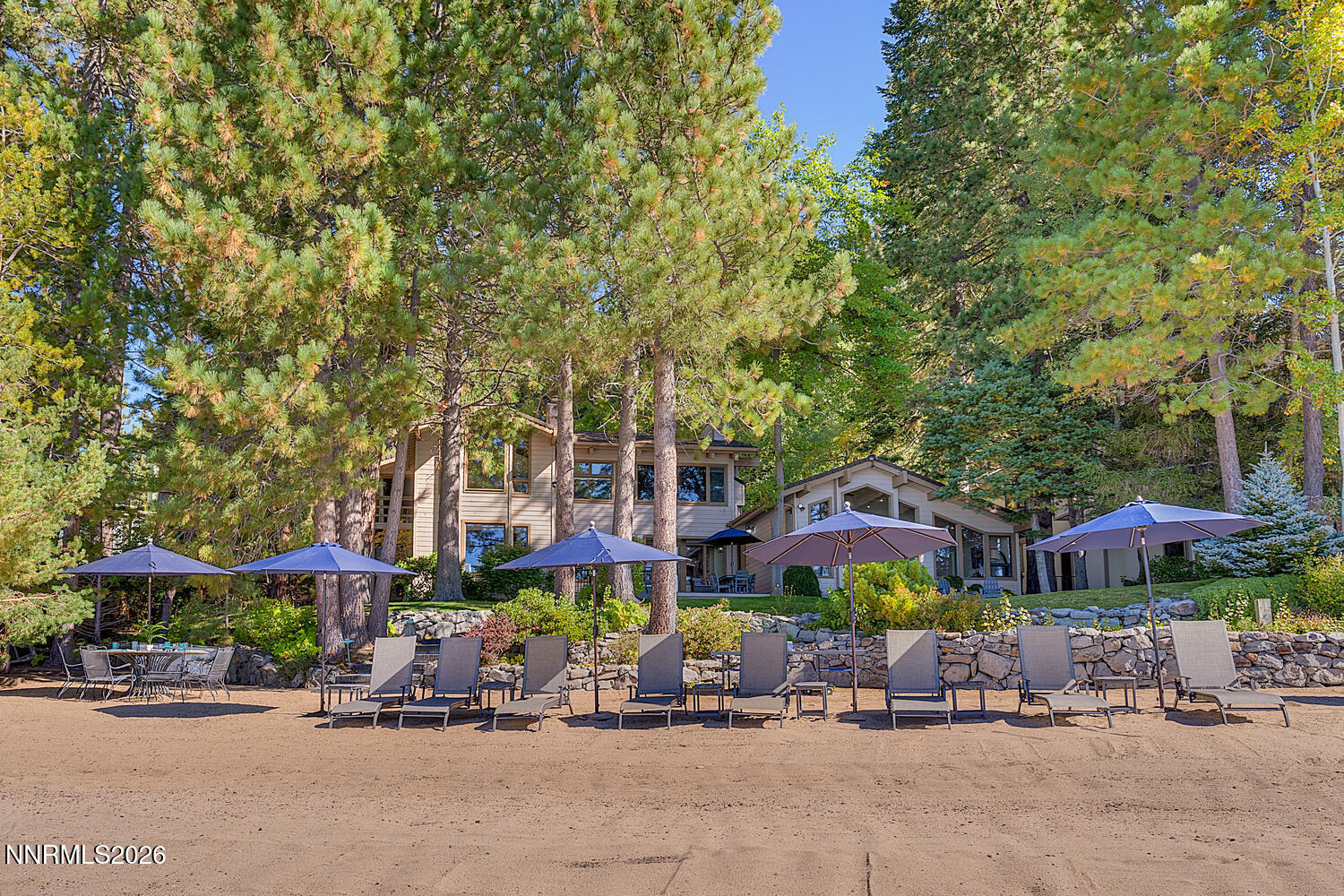 1011 Lakeshore Boulevard Property Photo 1