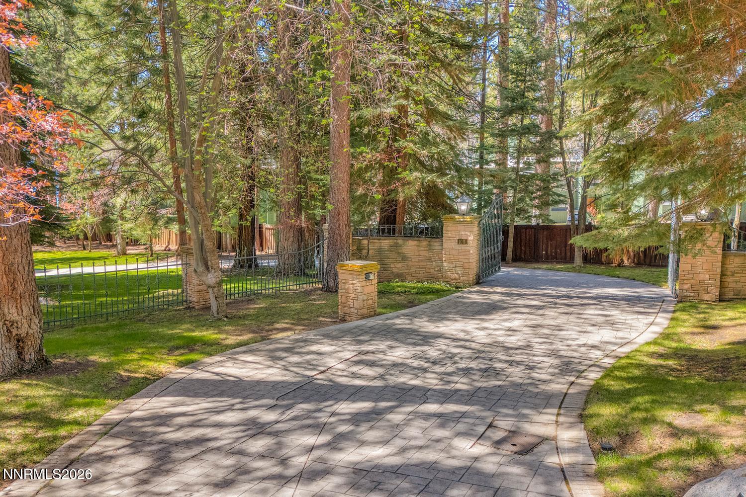 1011 Lakeshore Boulevard Property Photo 30