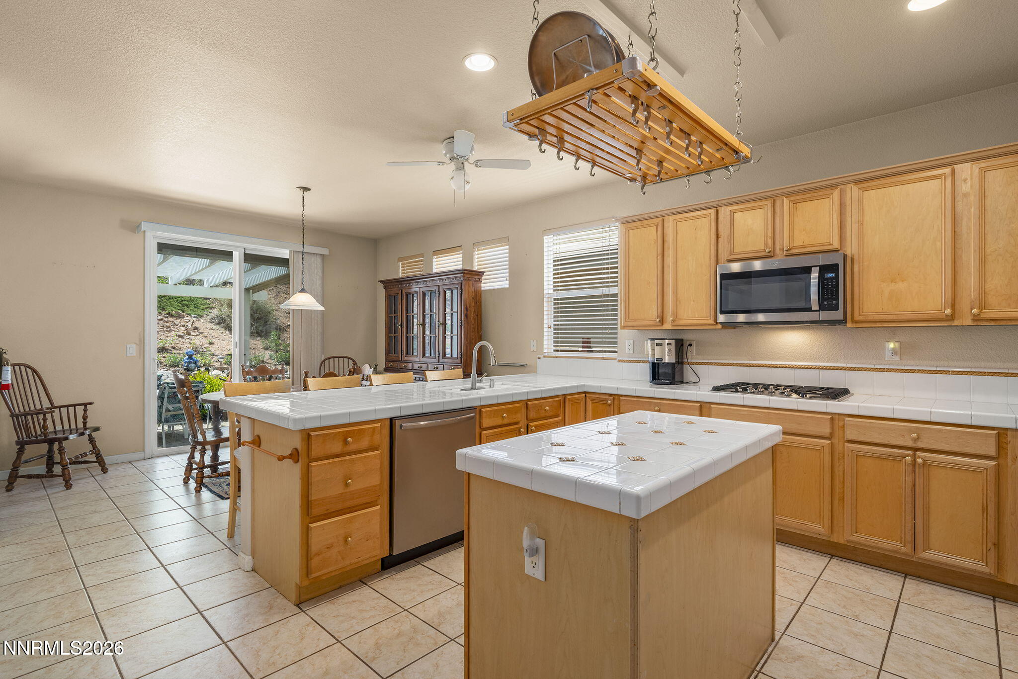 3095 10 Mile Drive Property Photo 7
