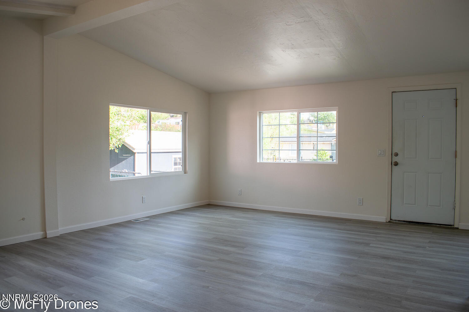 408 E Gepford Parkway Property Photo 5