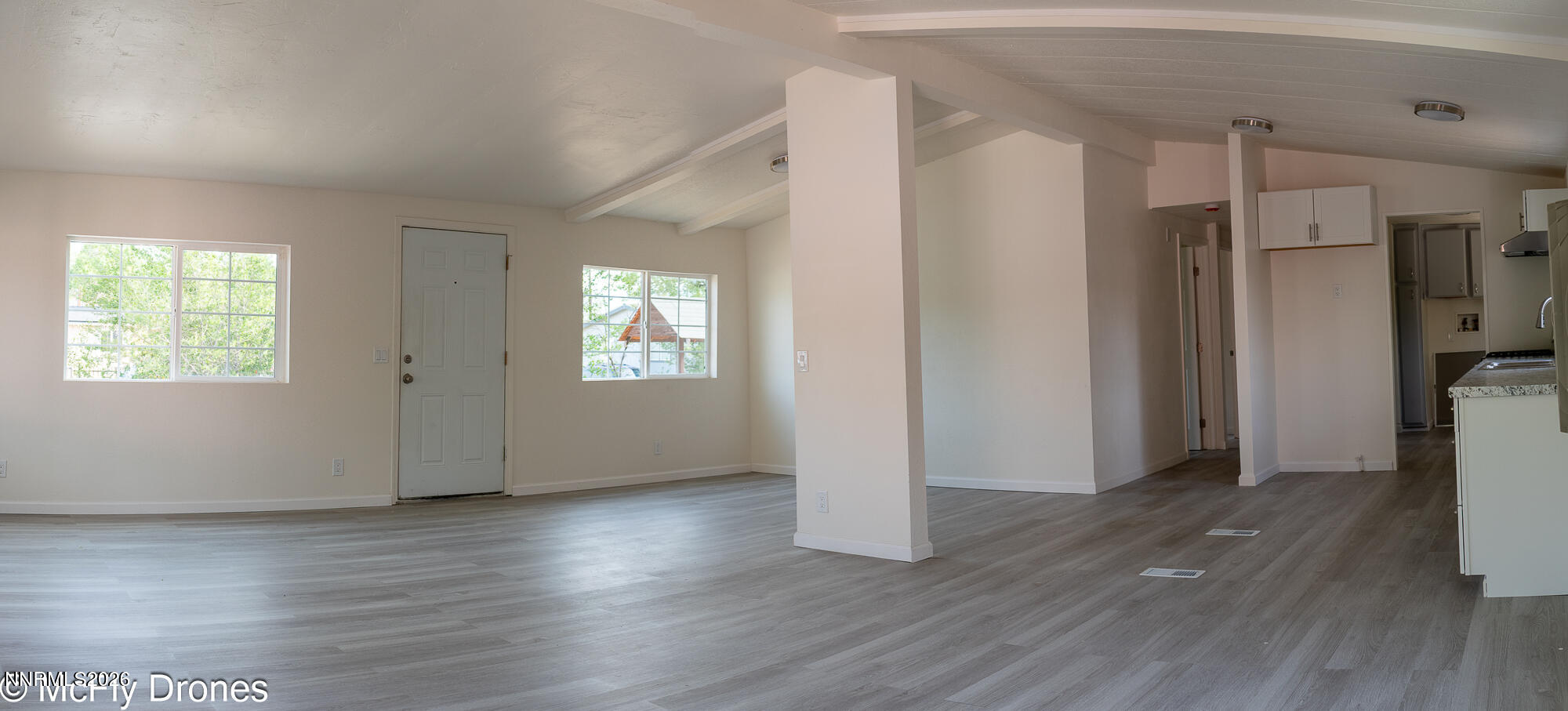 408 E Gepford Parkway Property Photo 9