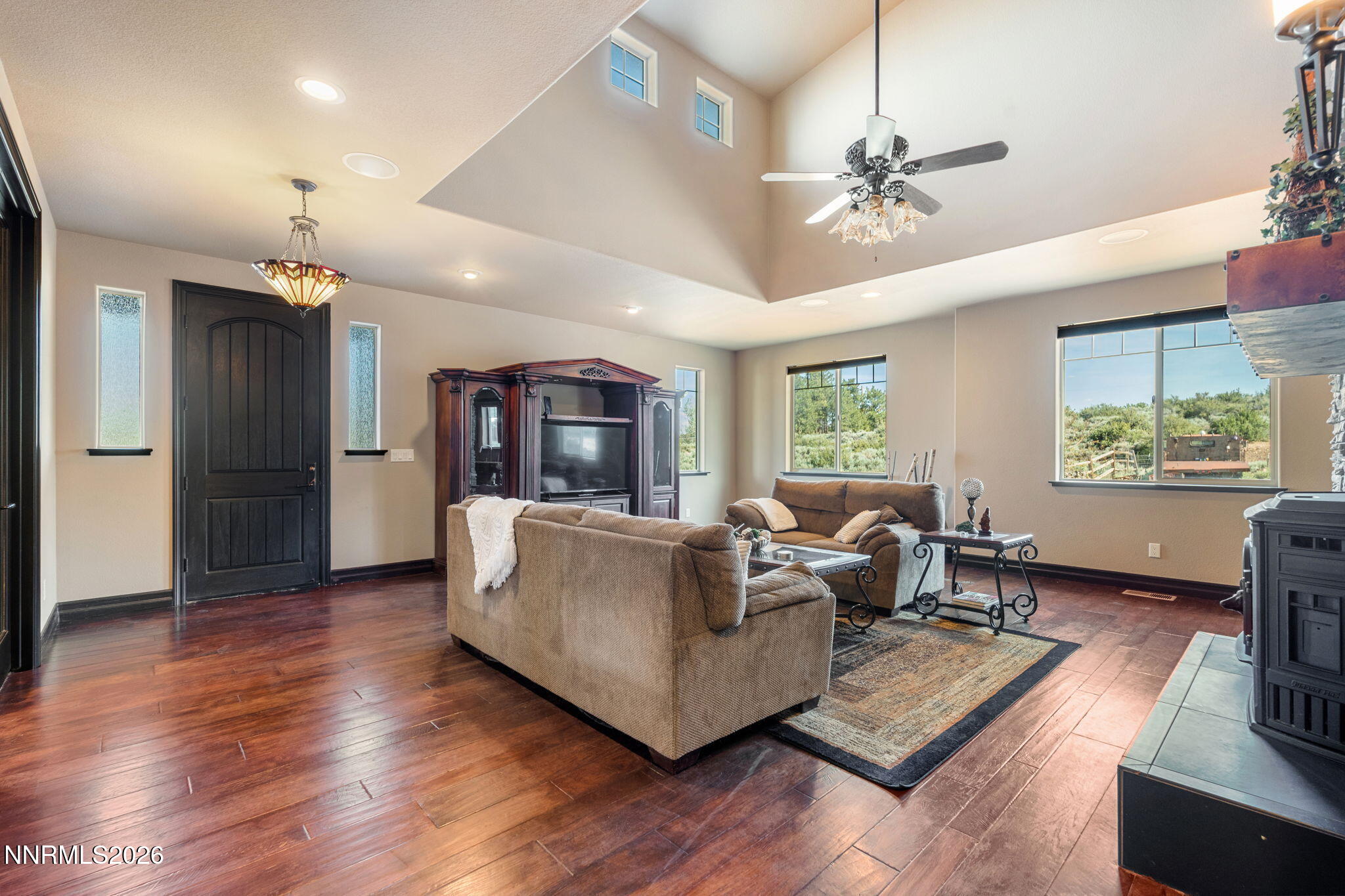 5764 Carl Dr Drive Property Photo 8
