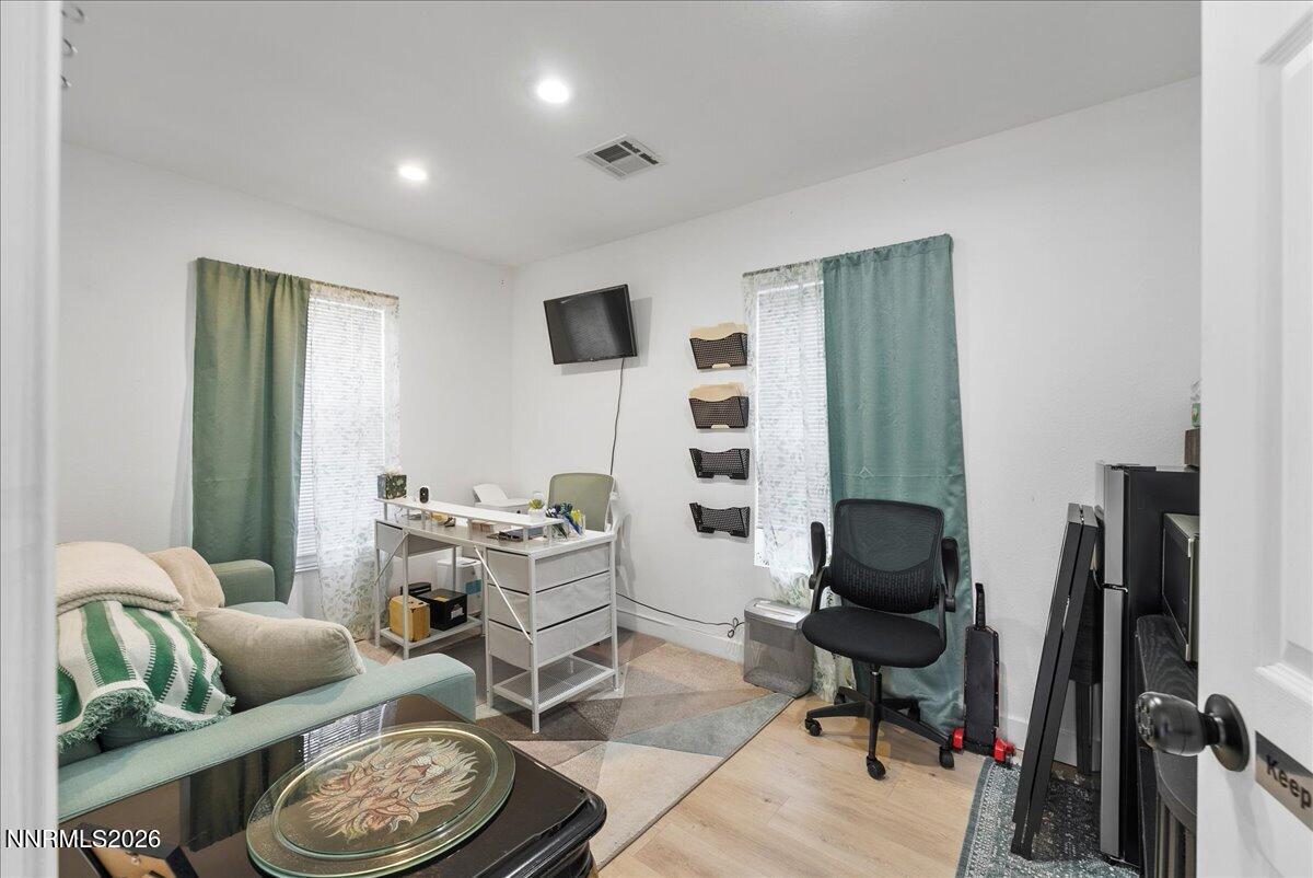 438 Pyramid Way Property Photo 21