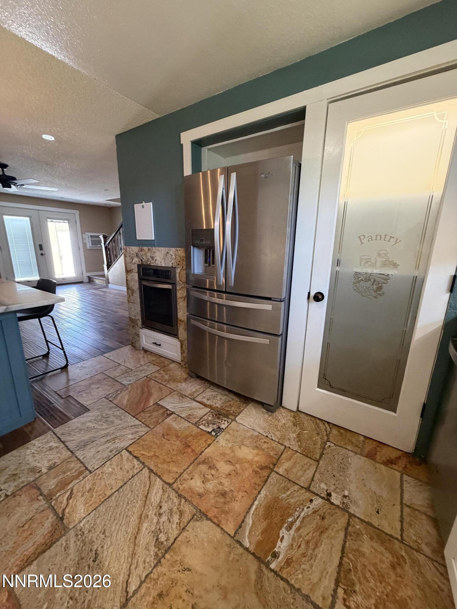 1325 N Lompa Lane Property Photo 6
