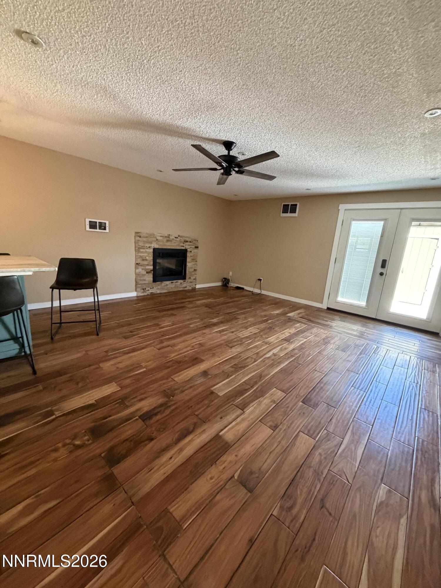 1325 N Lompa Lane Property Photo 7