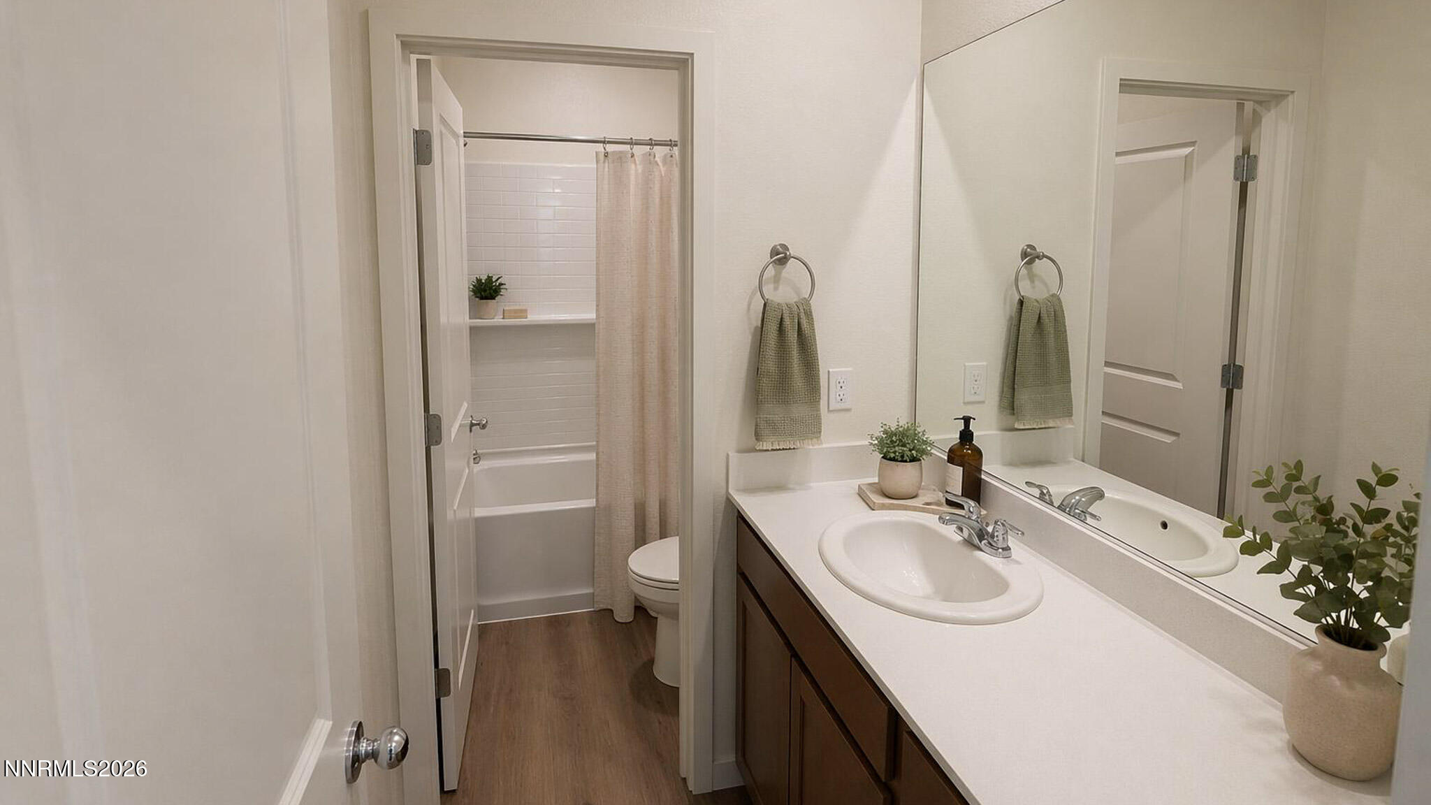 8399 Vermilion Drive Property Photo 6