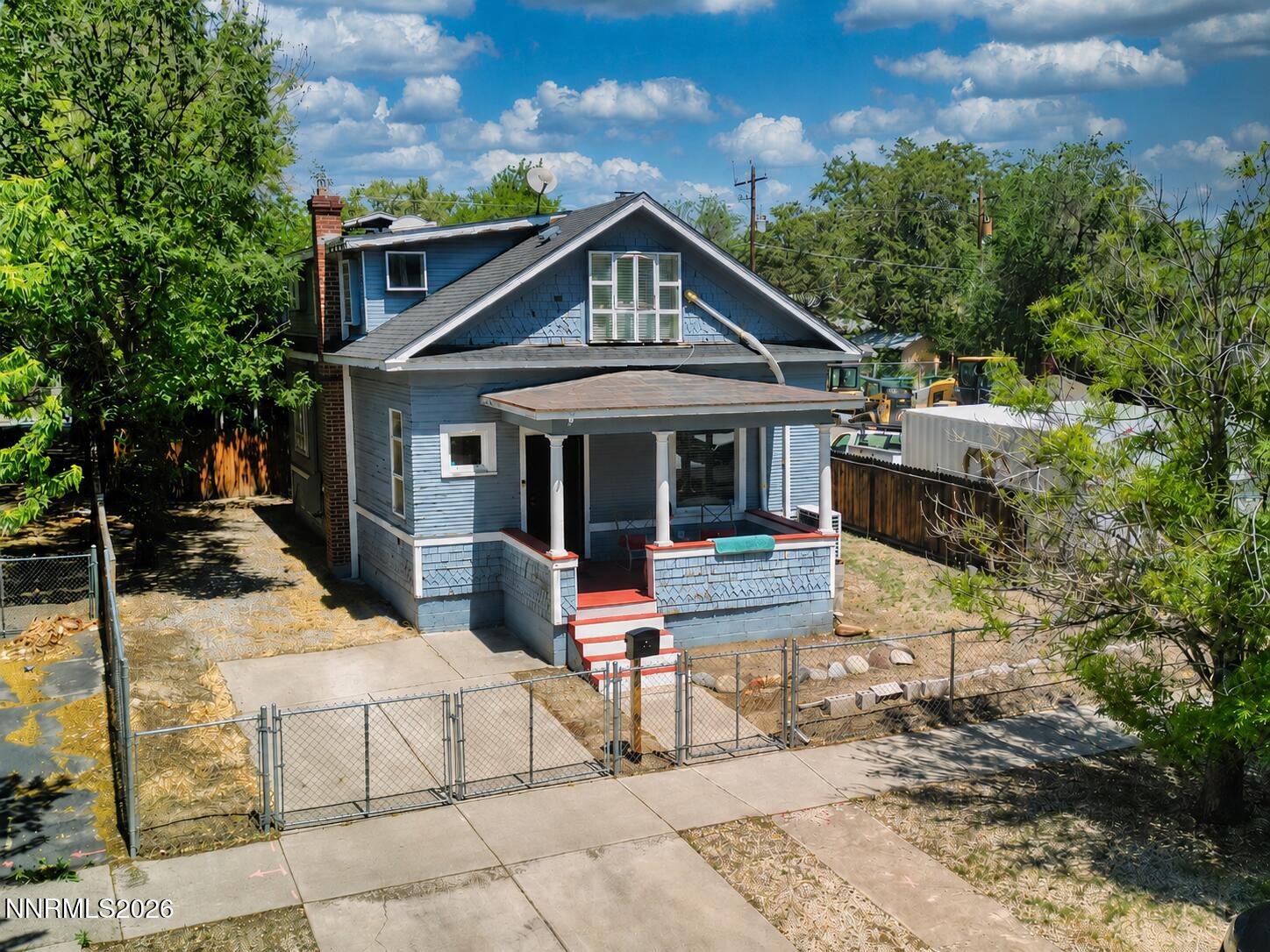 411 E 7th Street Property Photo 5