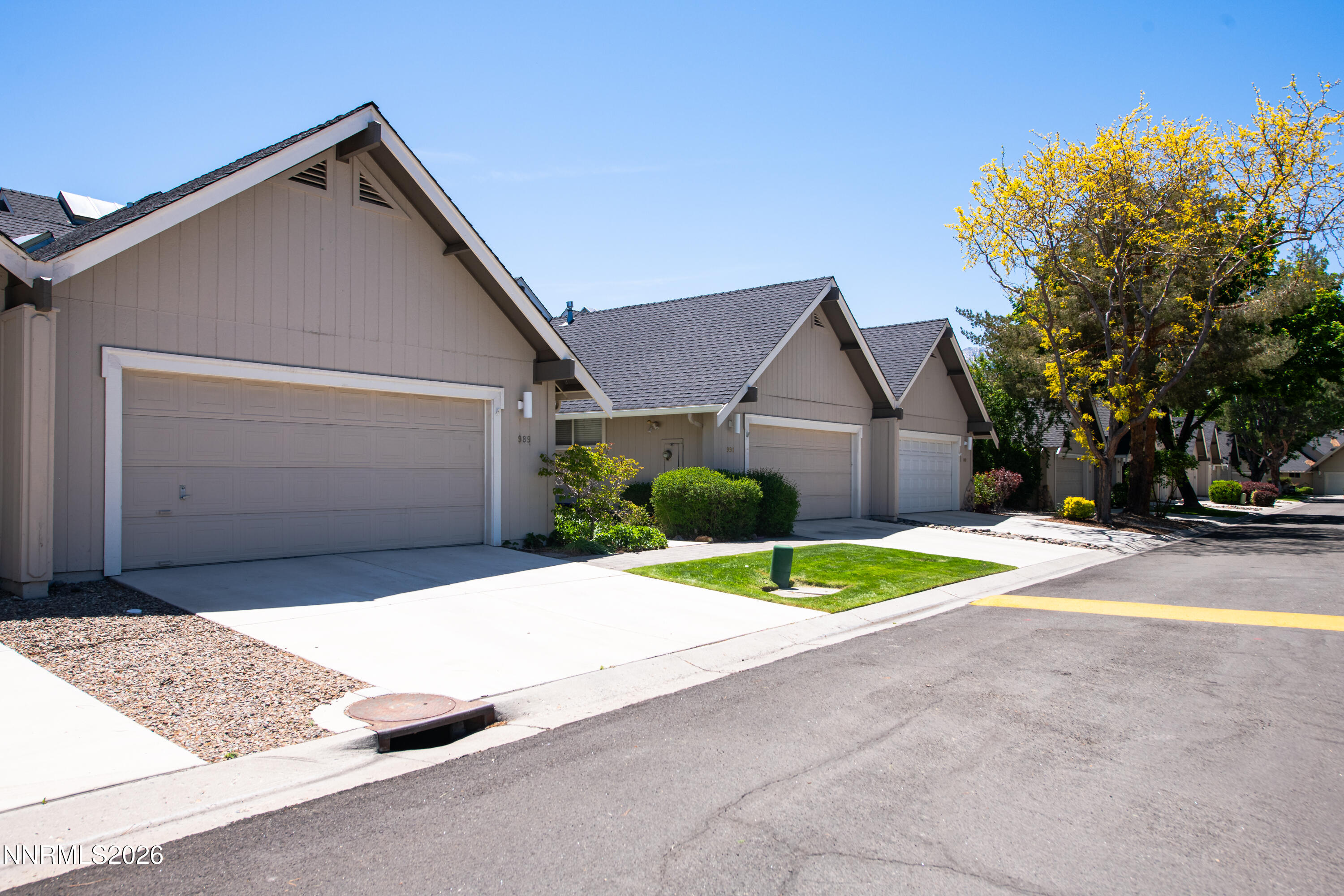989 Aspen Grove Circle Property Photo 3