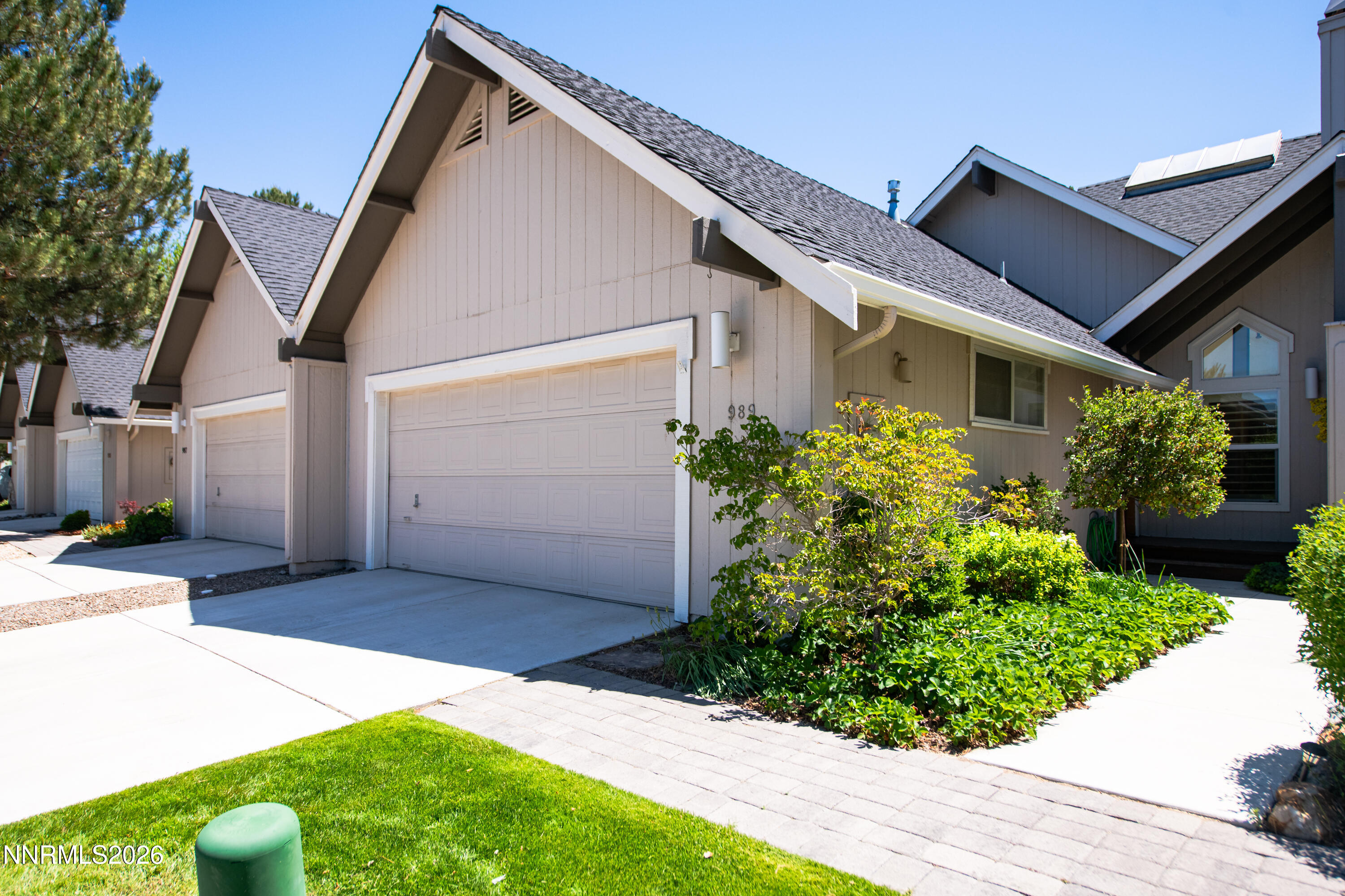 989 Aspen Grove Circle Property Photo 4
