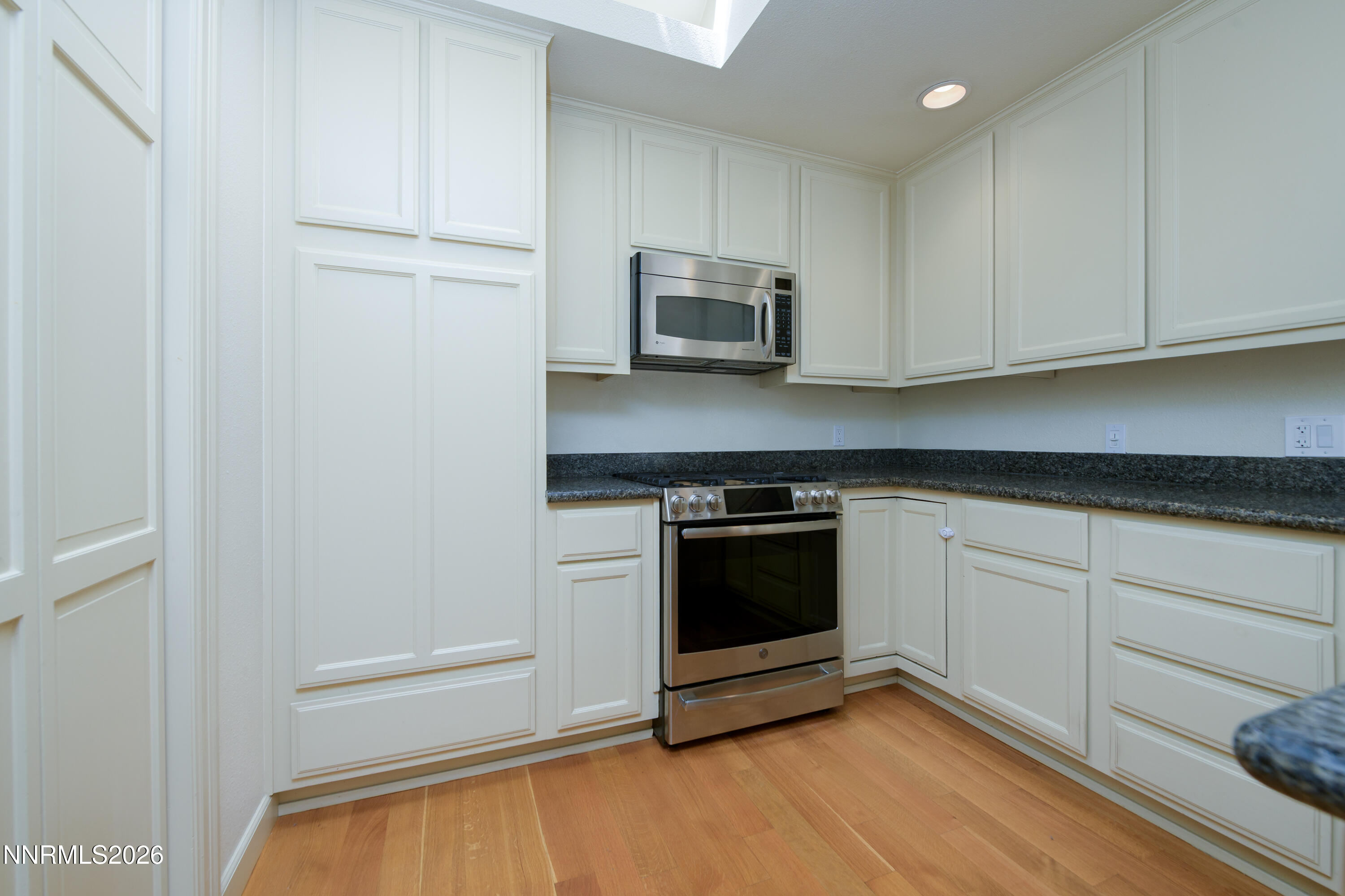 989 Aspen Grove Circle Property Photo 14