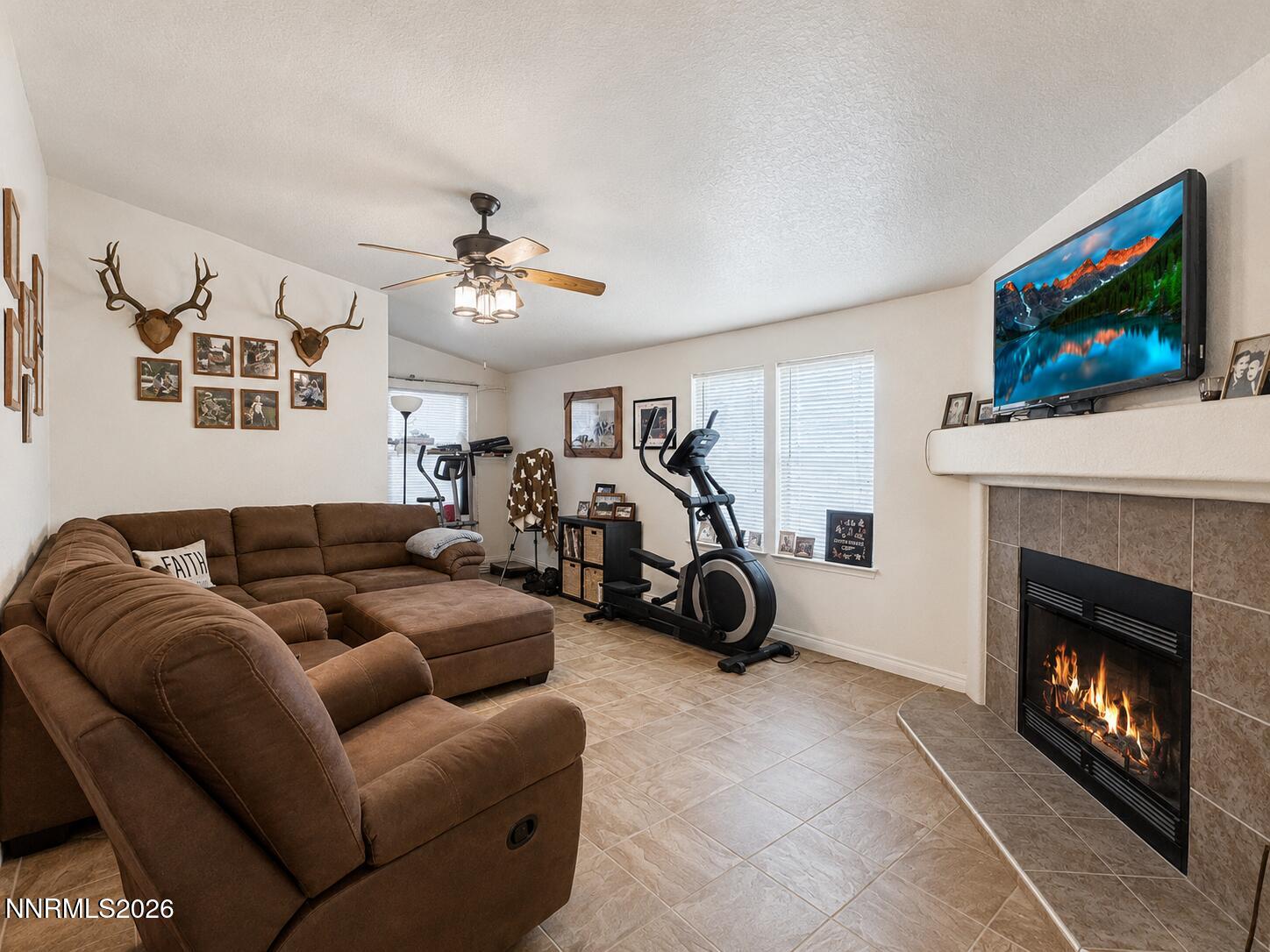 4045 Golden Circle Drive Property Photo 8