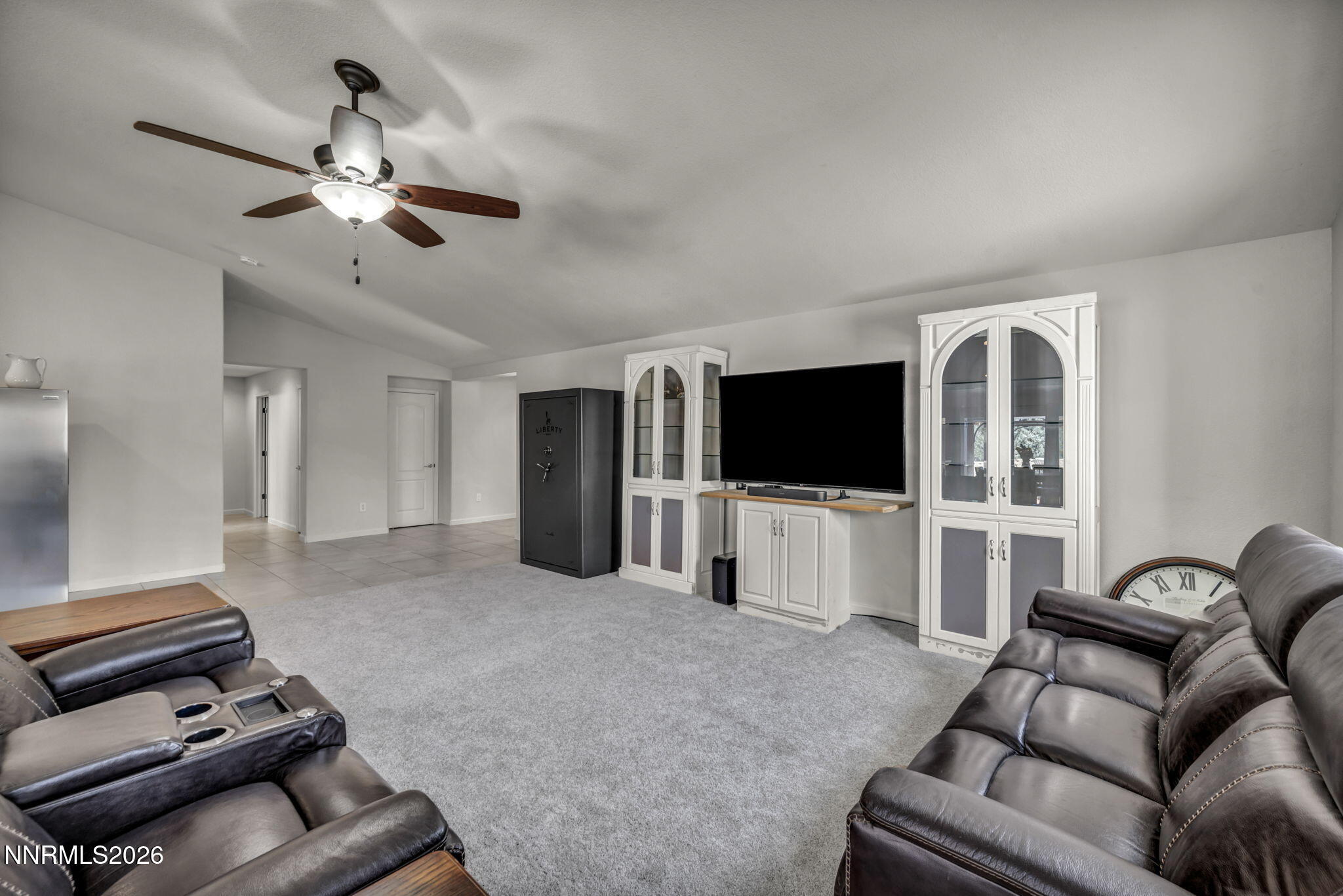 121 Bethpage Road Property Photo 6