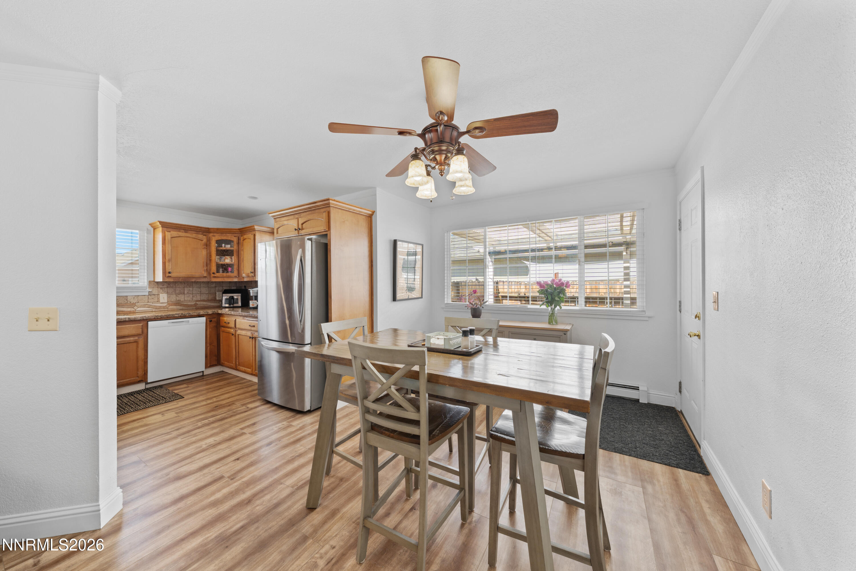 693 Lassen Way Property Photo 10