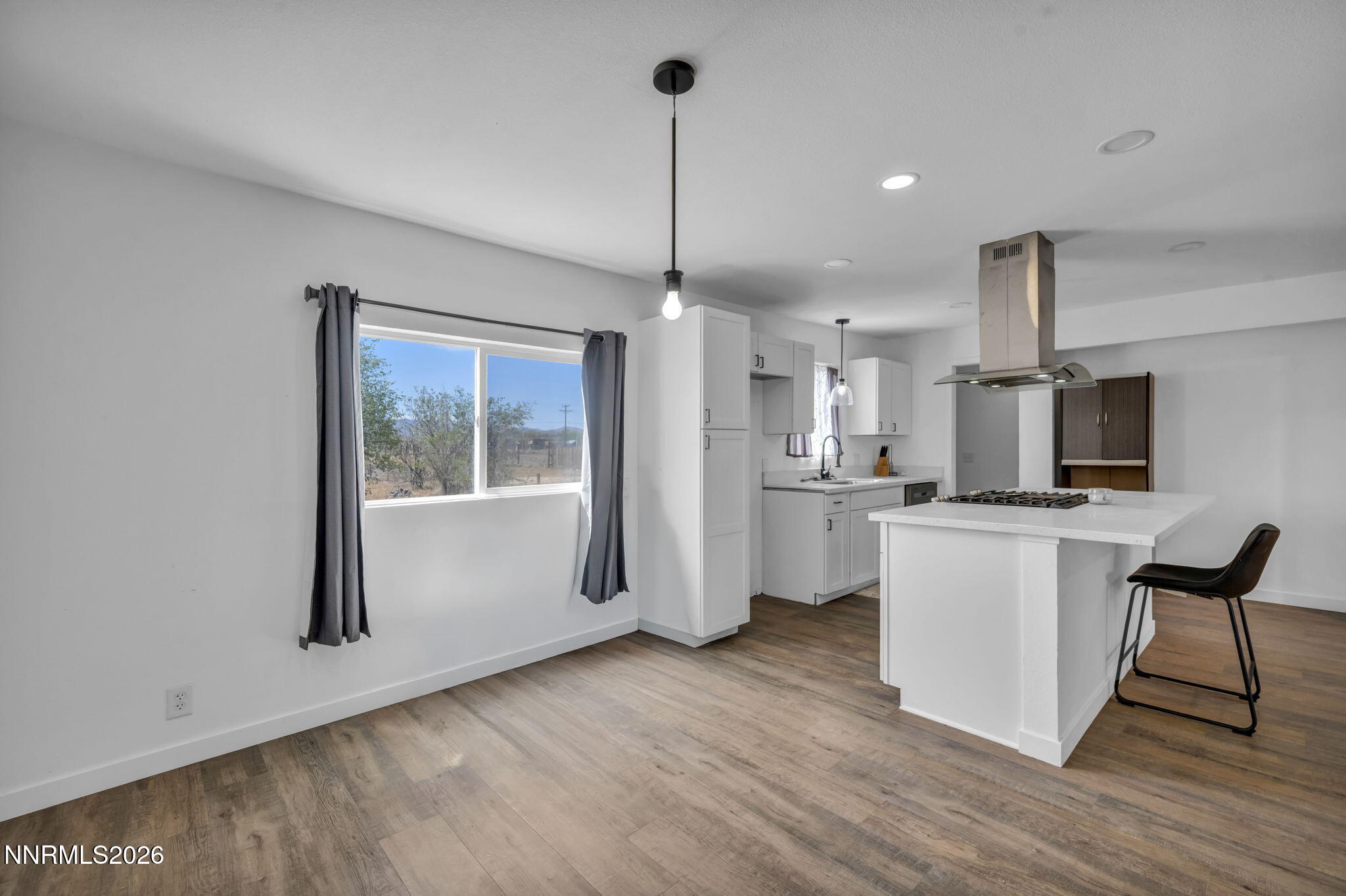 3715 Deodar Street Property Photo 8