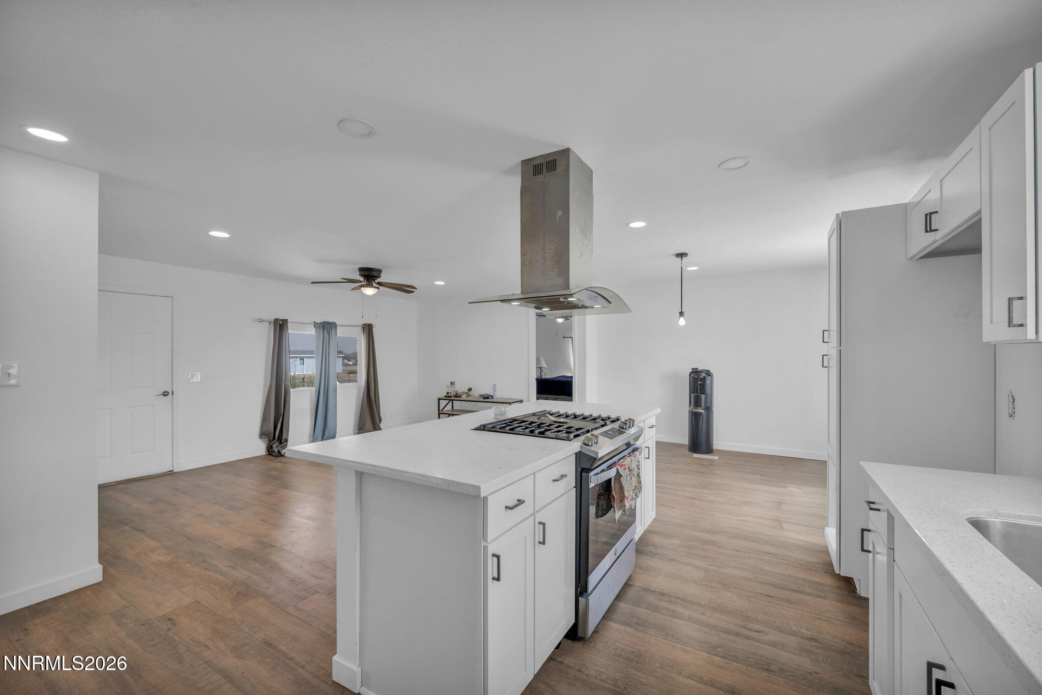 3715 Deodar Street Property Photo 12