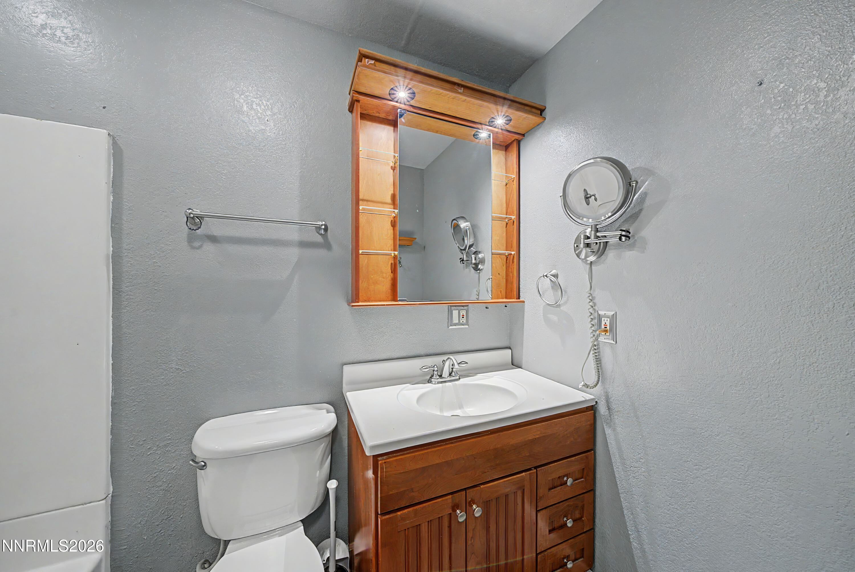 11577 Deodar Way Property Photo 7