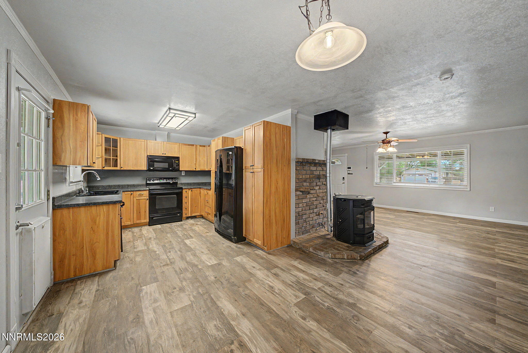 11577 Deodar Way Property Photo 14