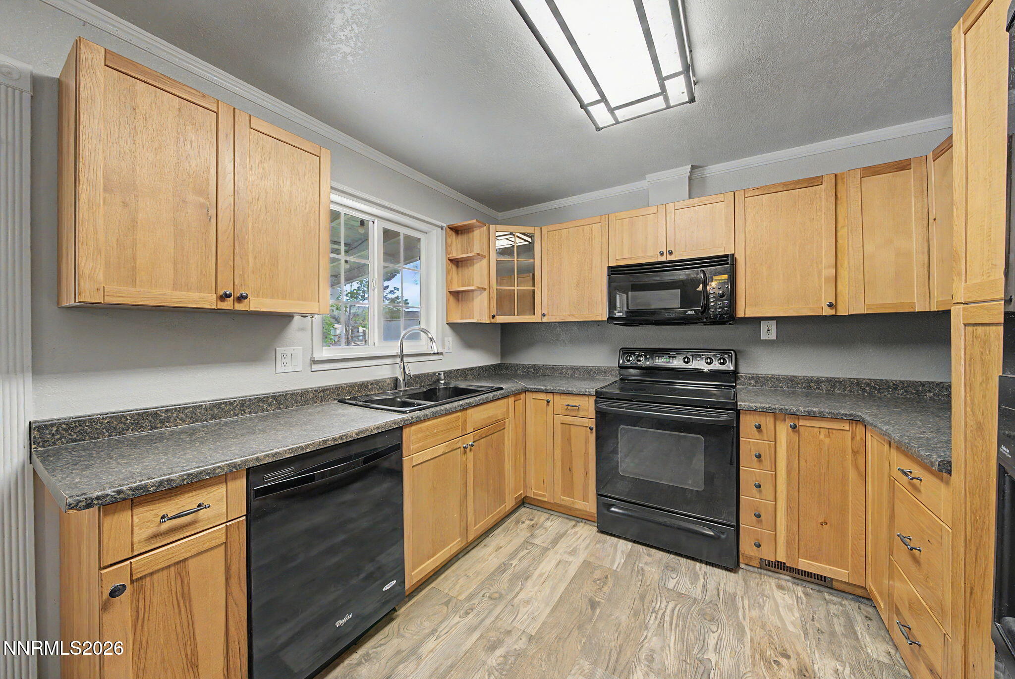 11577 Deodar Way Property Photo 16