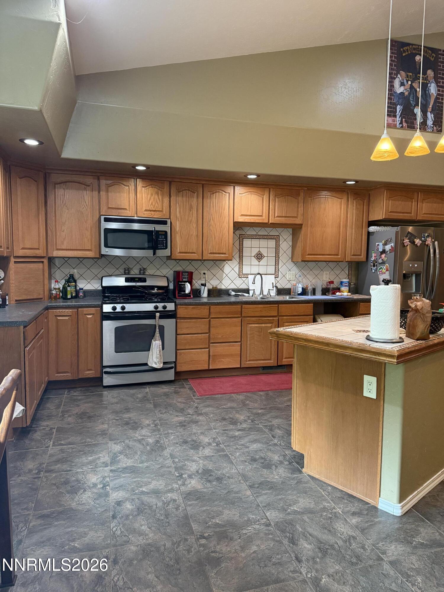 8175 Stinson Boulevard Property Photo 2