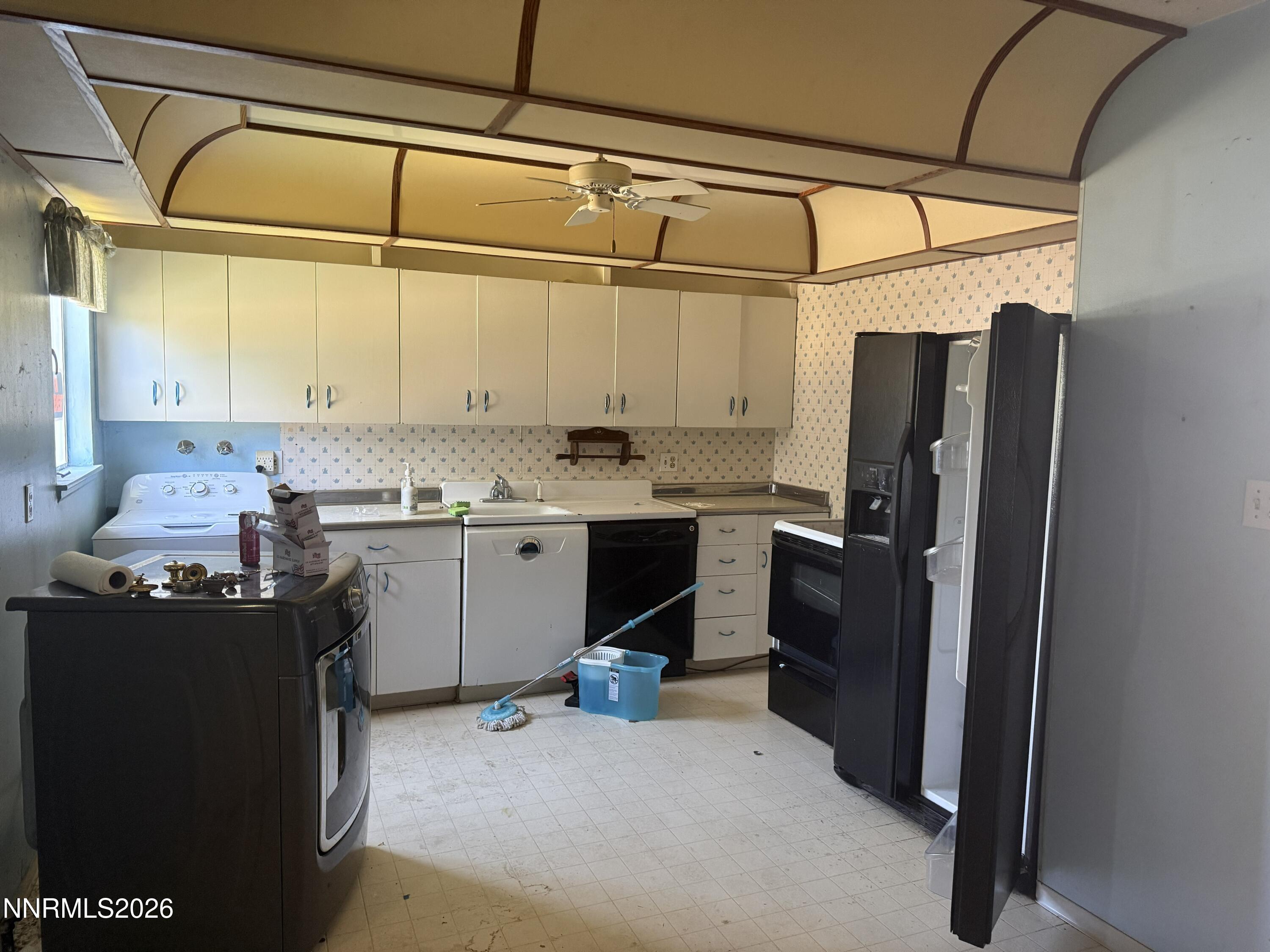 18 E P Street Property Photo 8