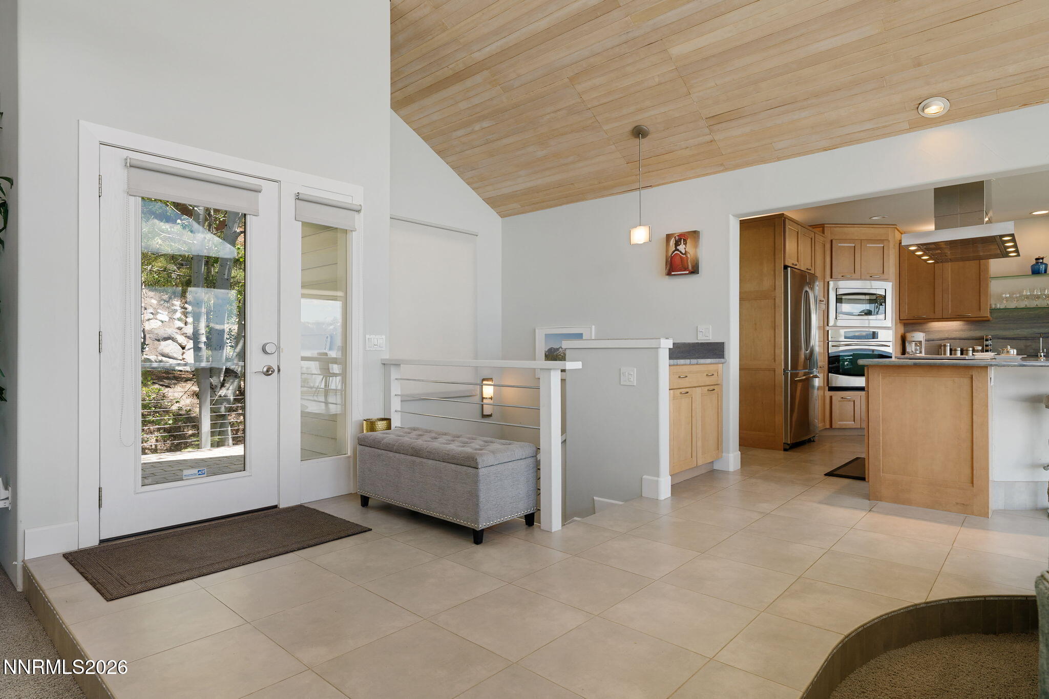 1348 Winding Way Property Photo 9