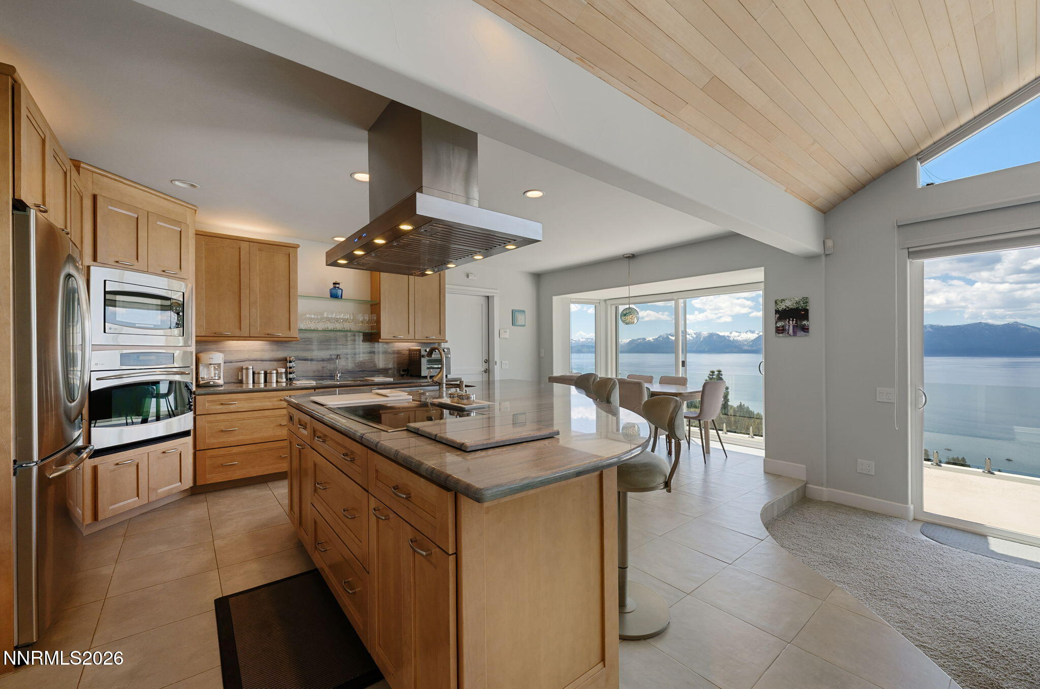 1348 Winding Way Property Photo 13