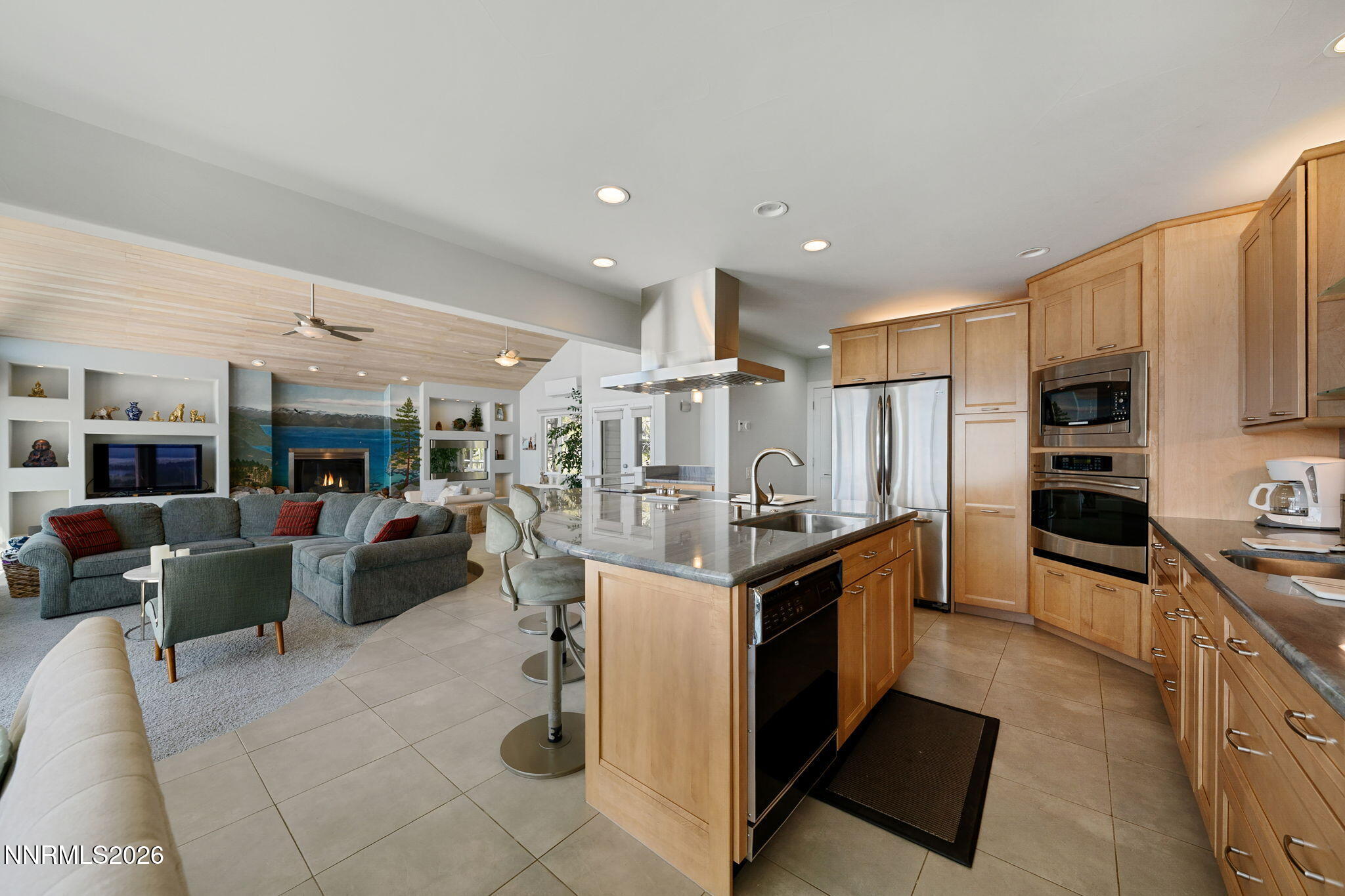1348 Winding Way Property Photo 18