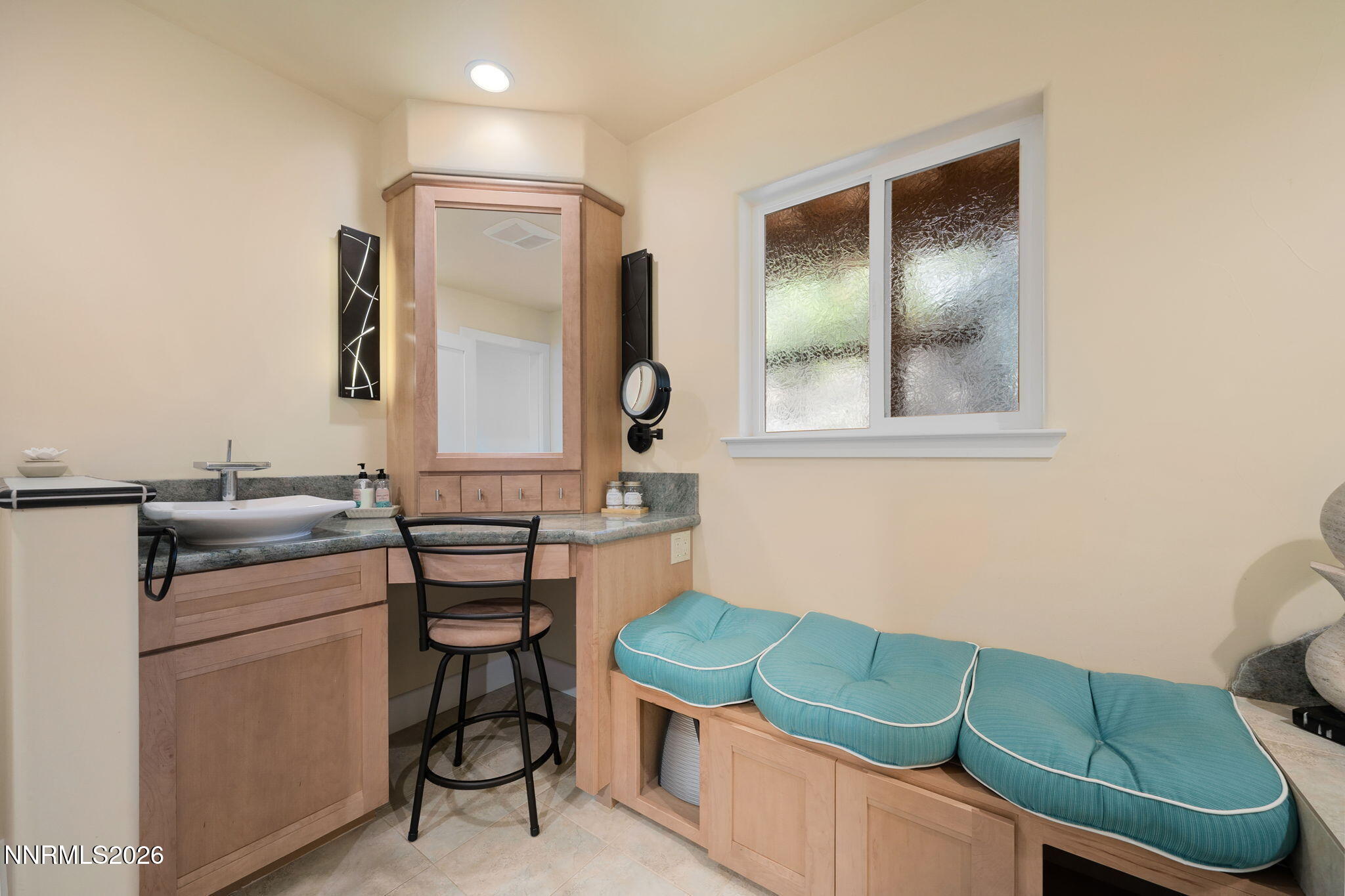 1348 Winding Way Property Photo 28