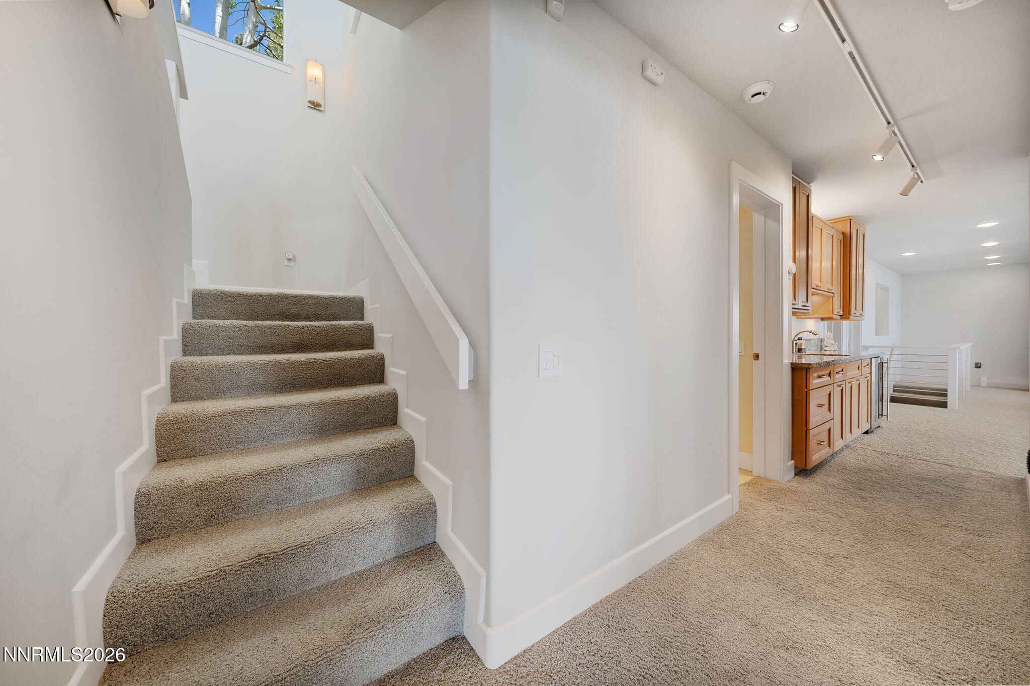 1348 Winding Way Property Photo 29