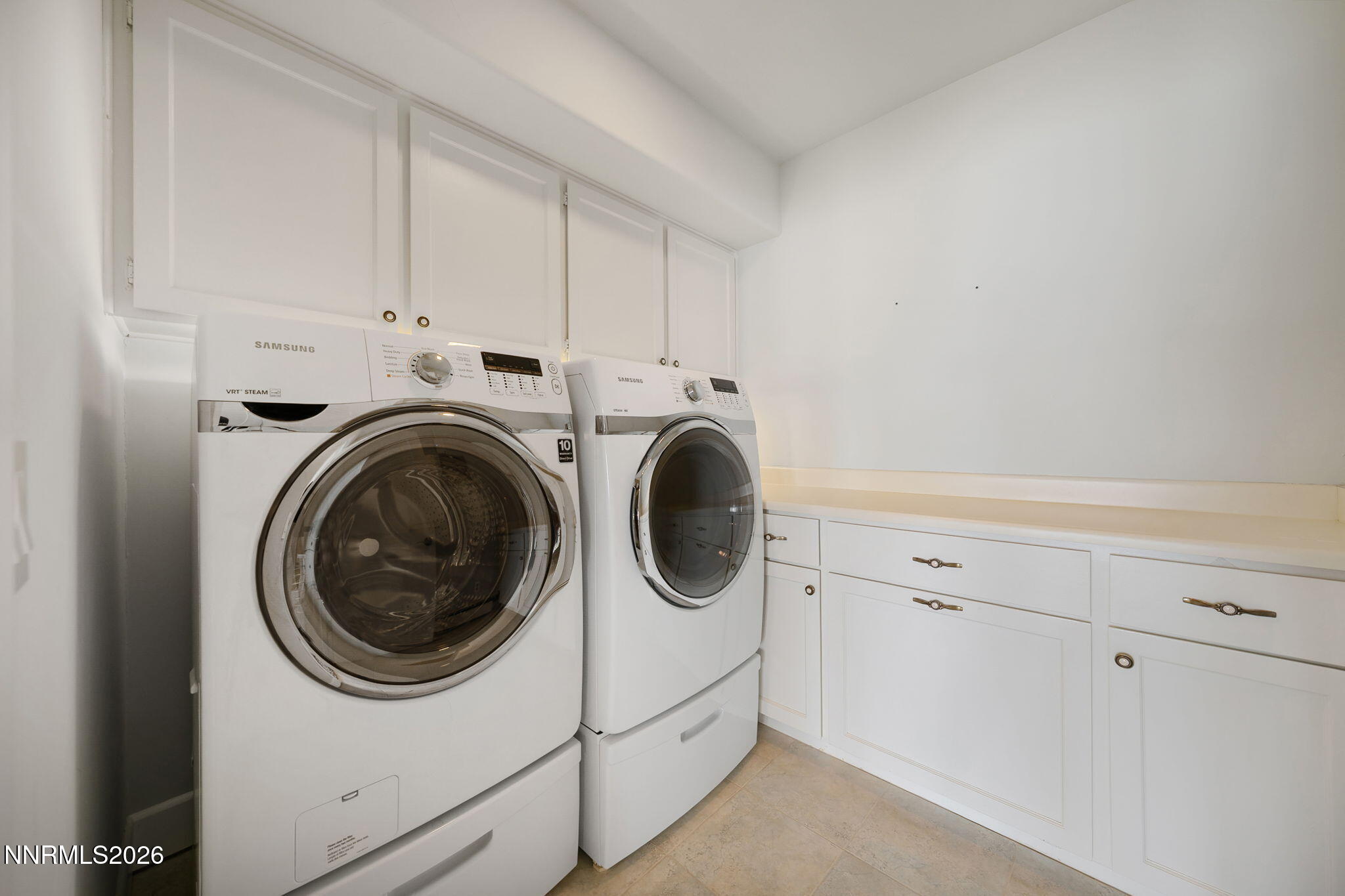 1348 Winding Way Property Photo 30