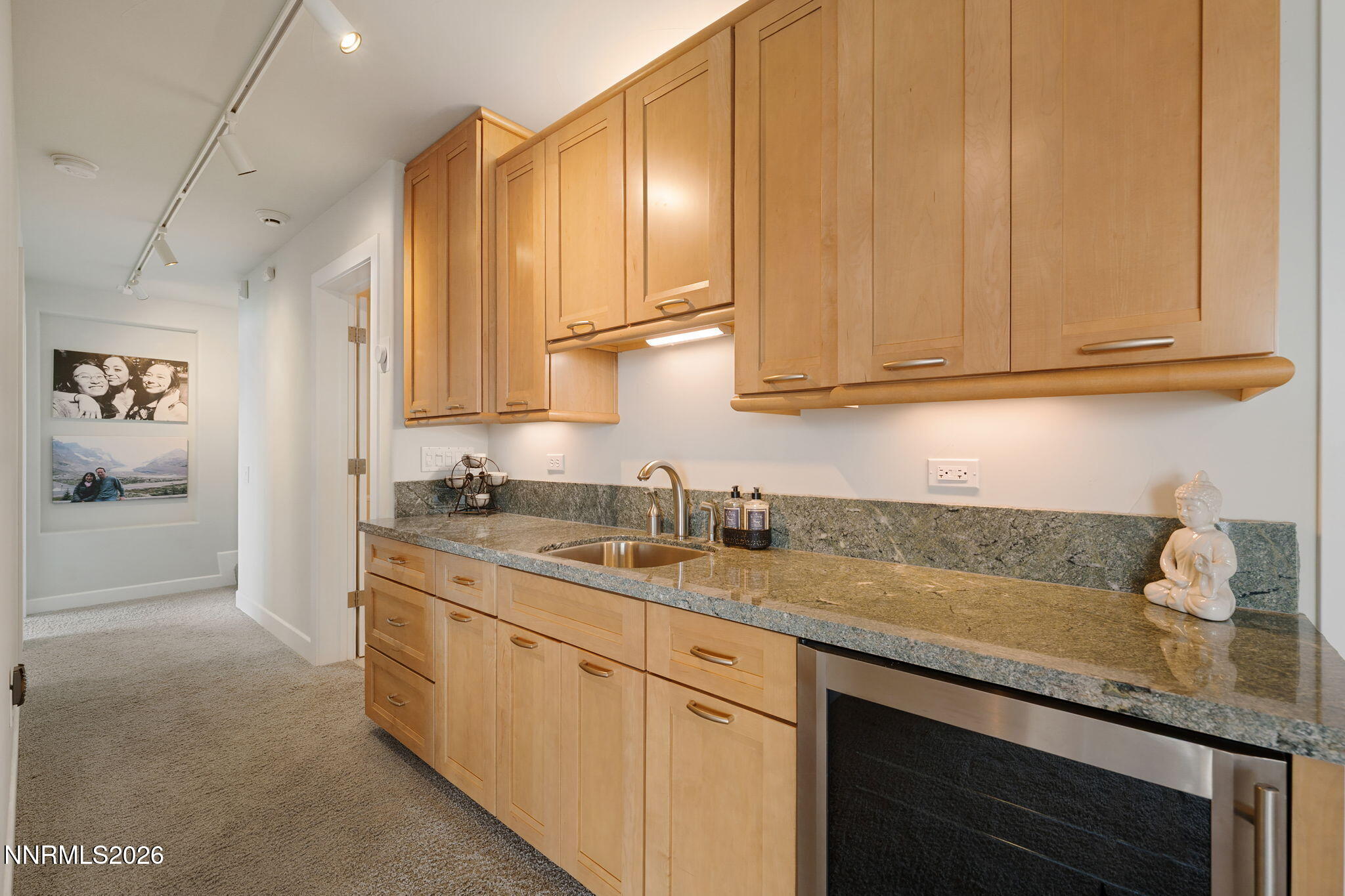 1348 Winding Way Property Photo 35