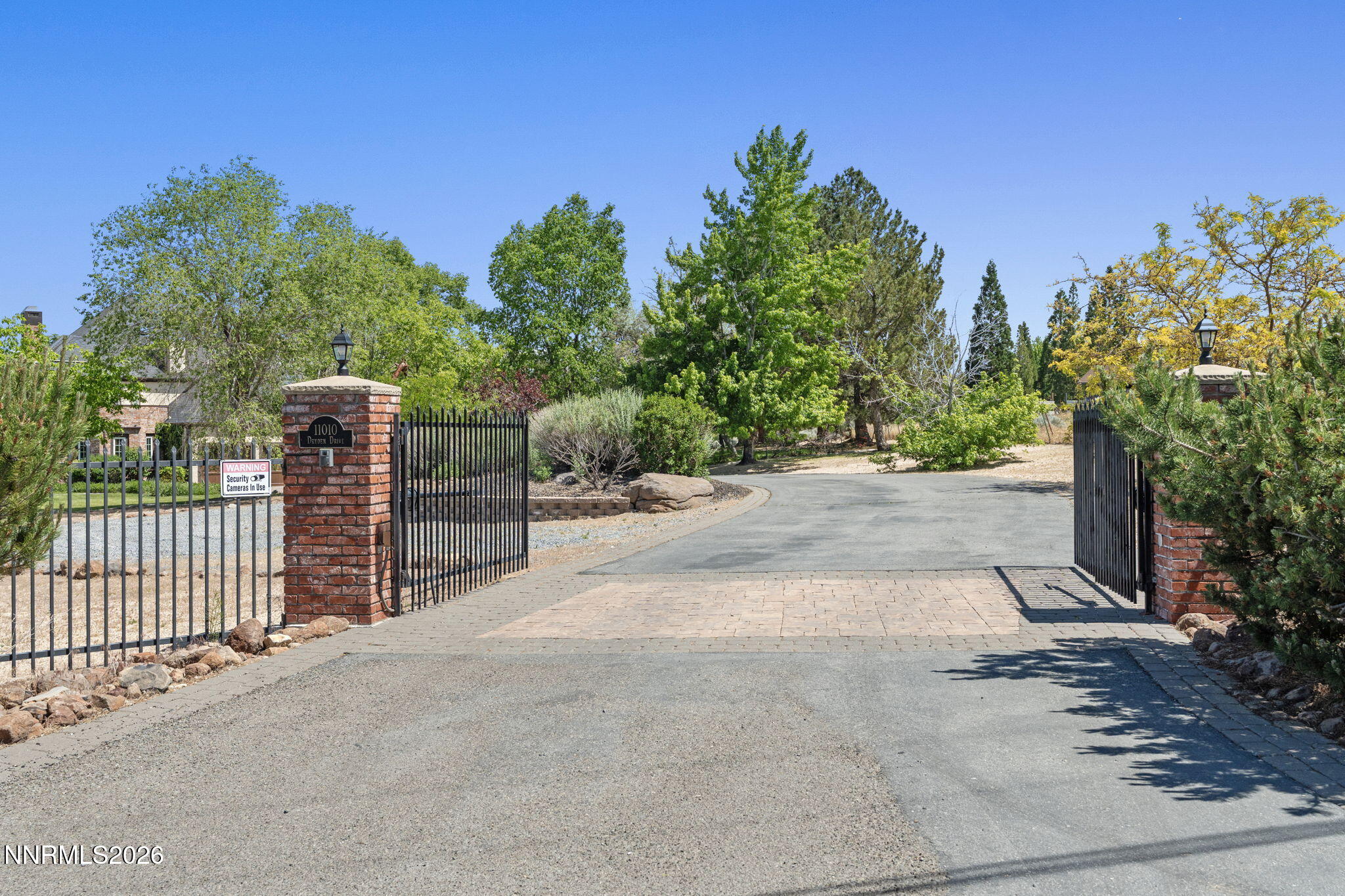 11010 Dryden Drive Property Photo 6