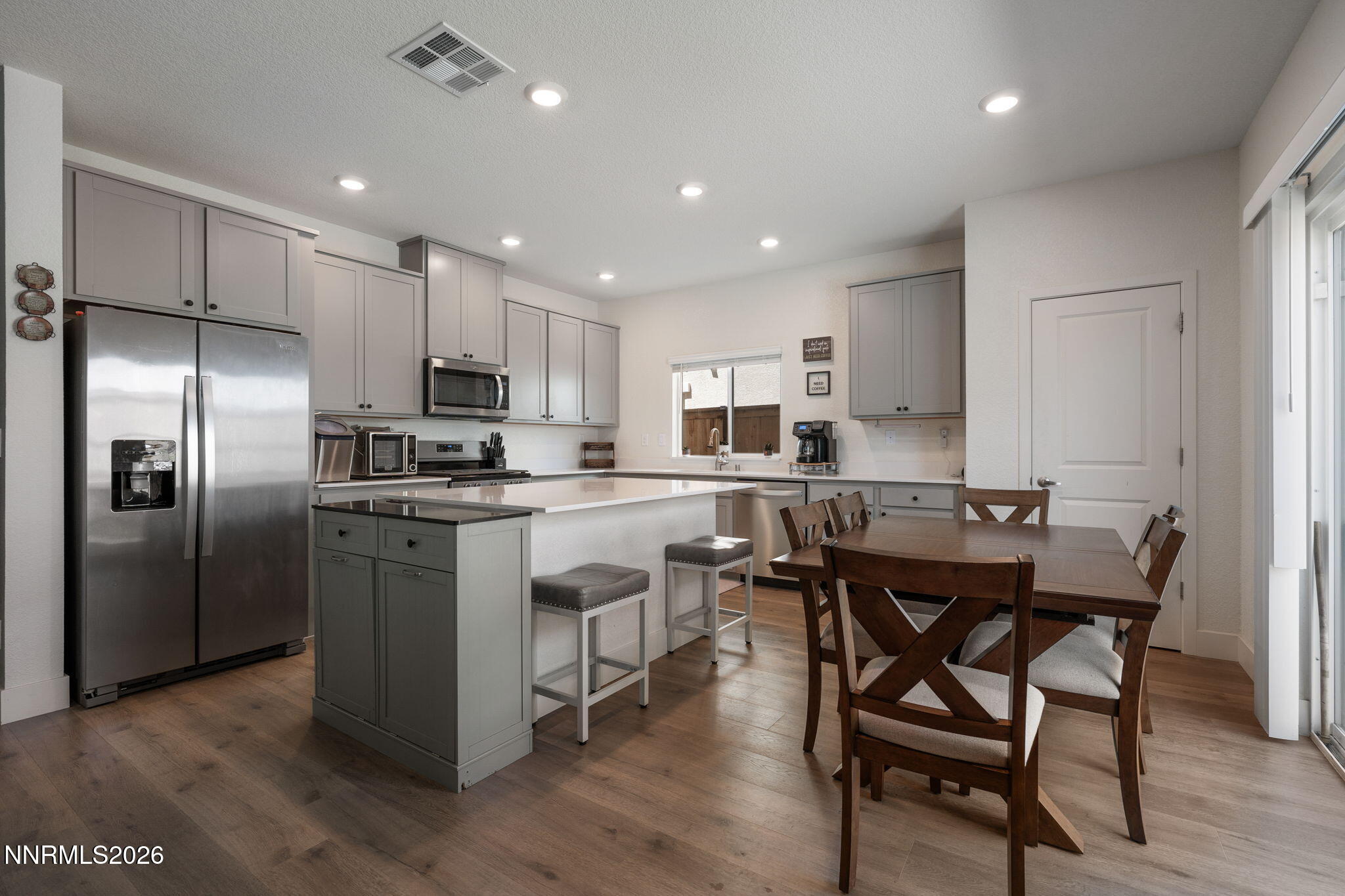 1862 Biotite Way Property Photo 2