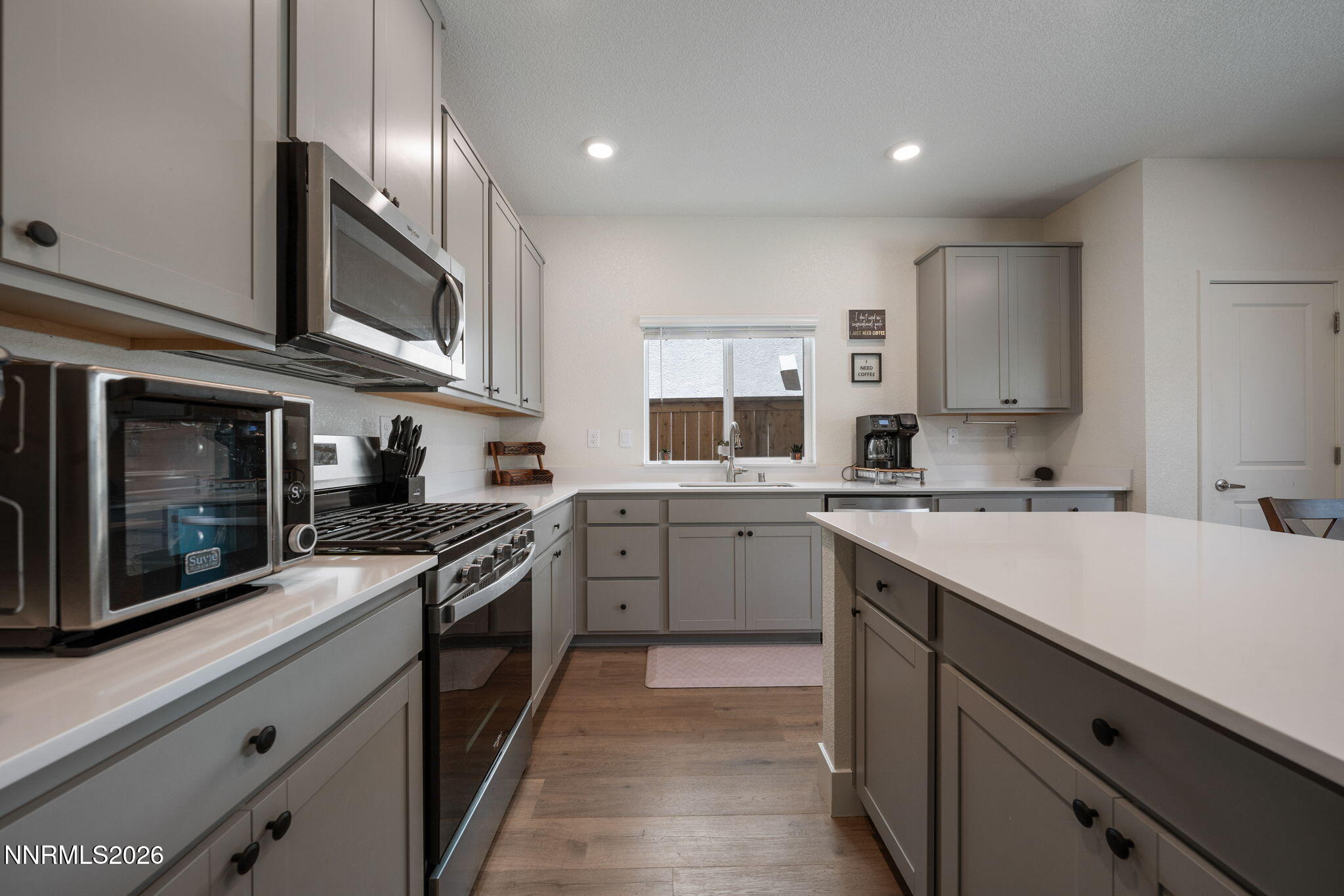 1862 Biotite Way Property Photo 6