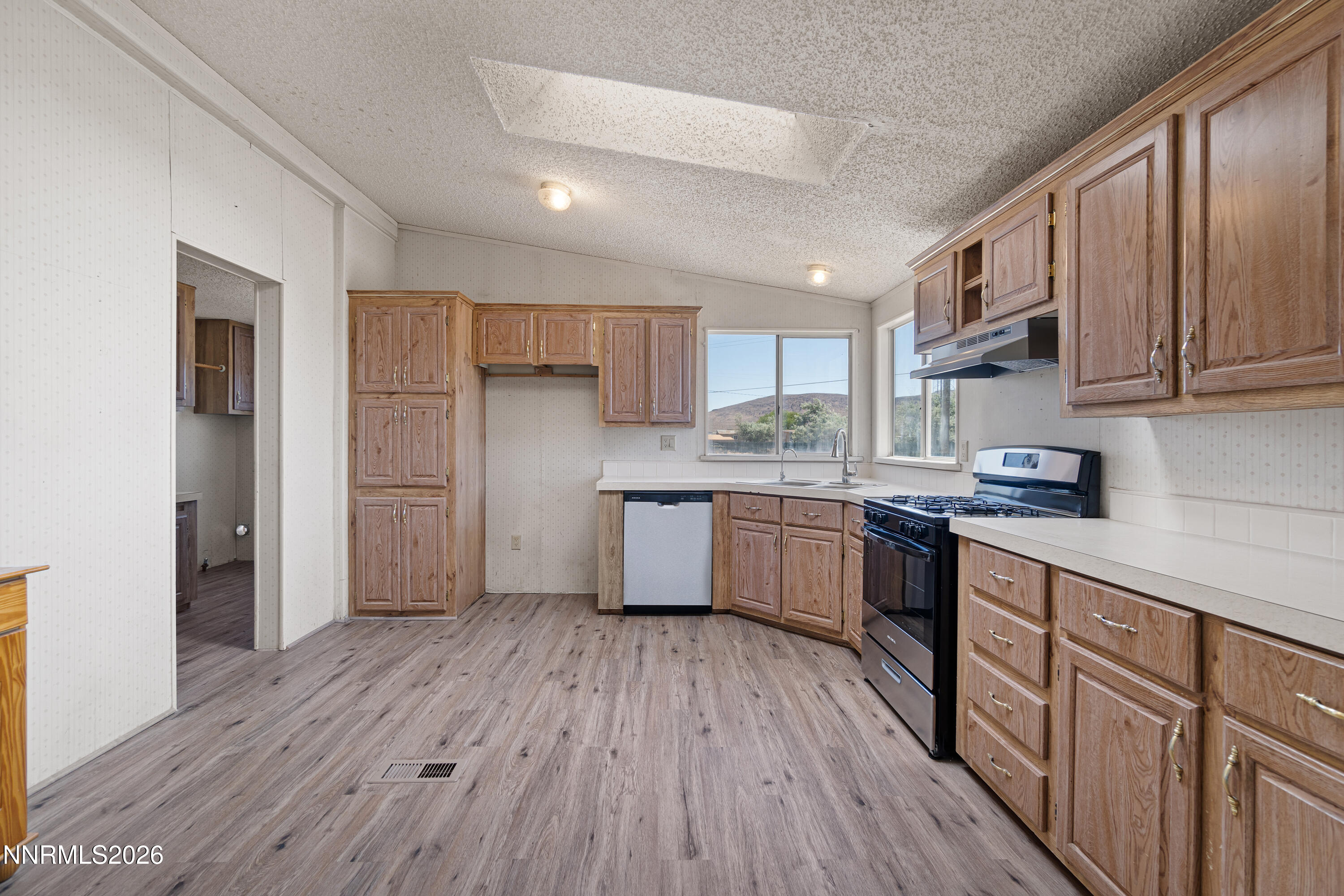 5720 Apache Drive Property Photo 13