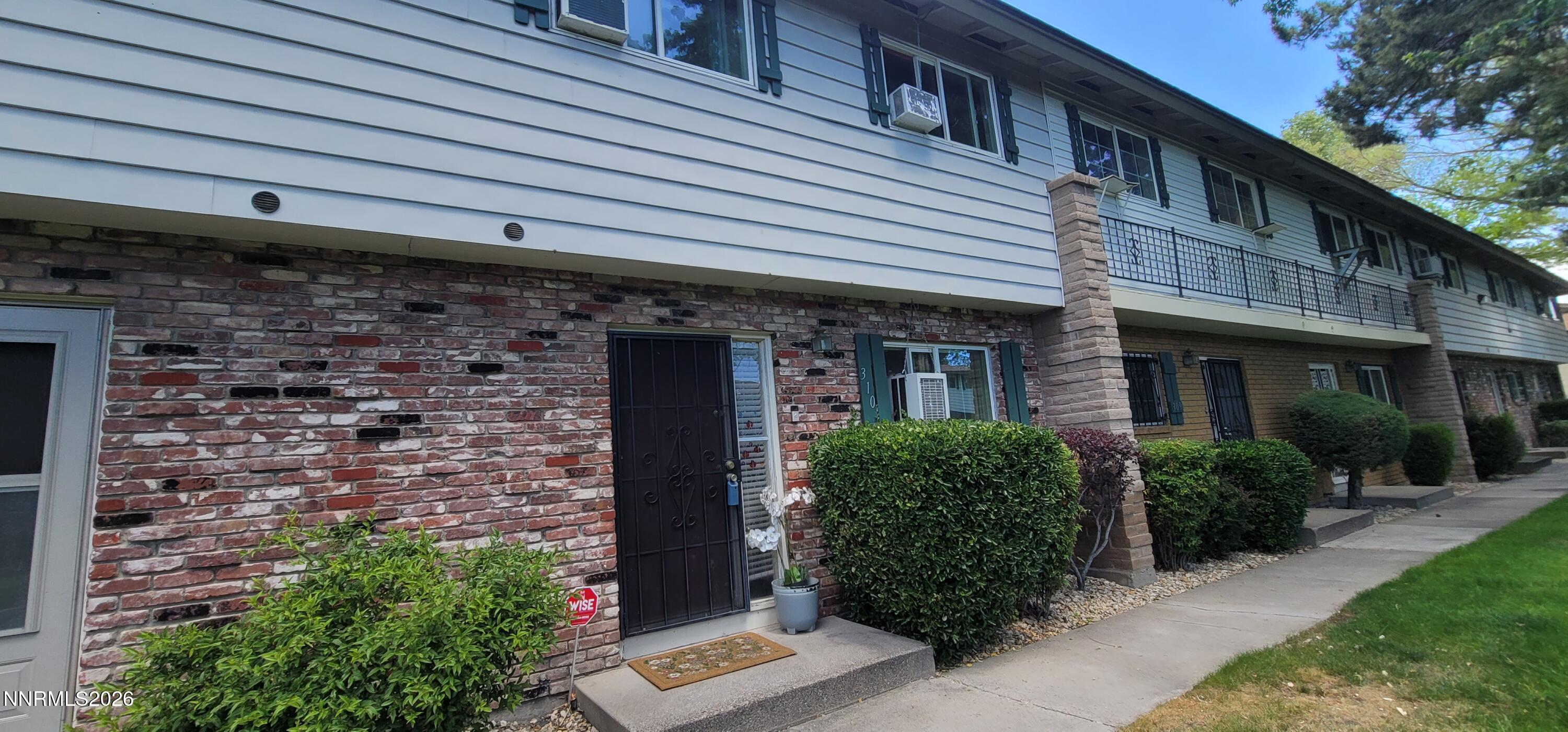 310 Smithridge Park Property Photo 1