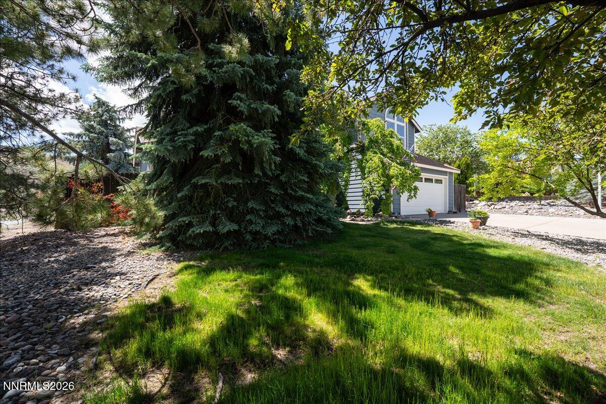 10 Eagle Claw Court Property Photo 4